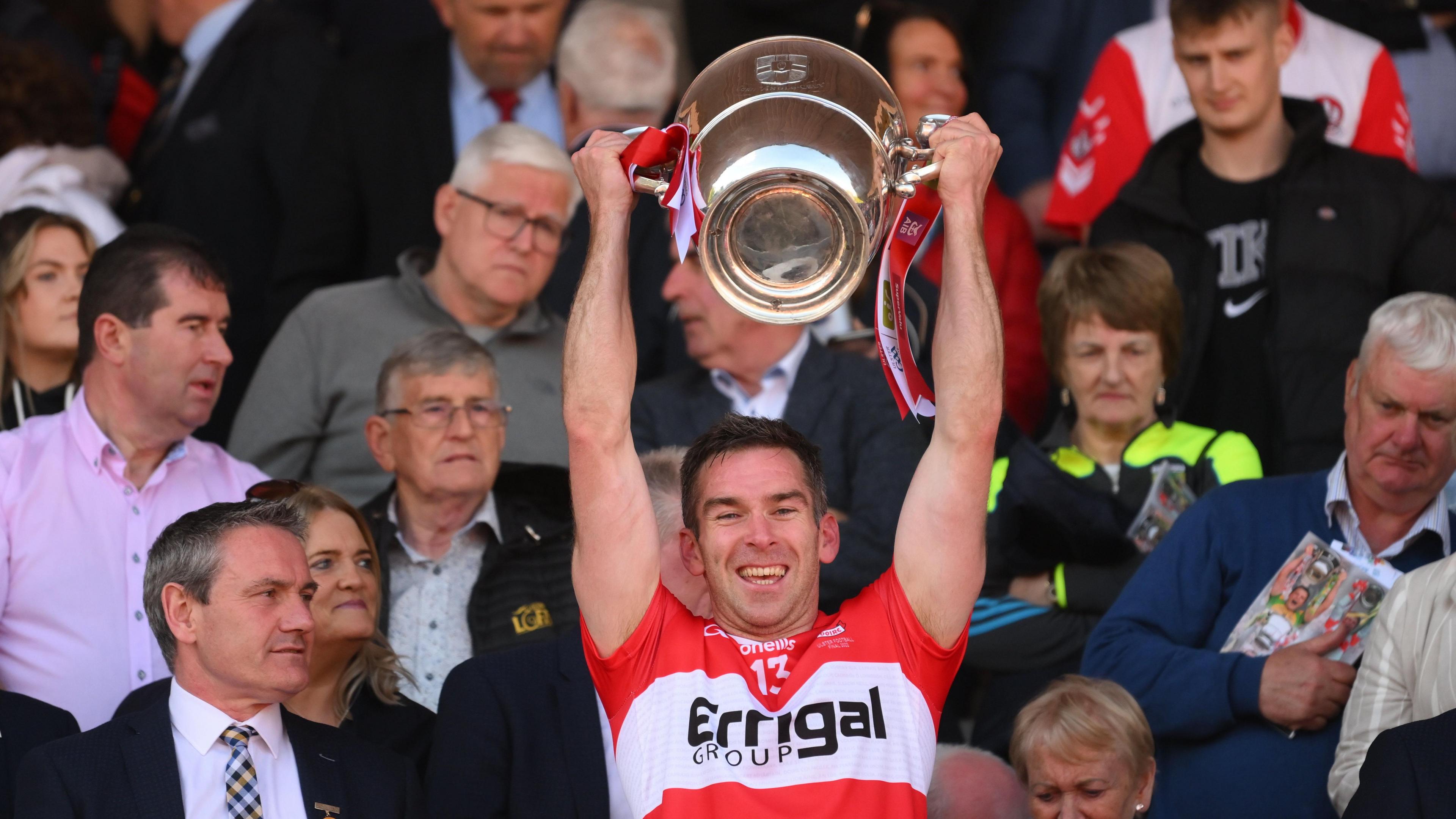 Benny Heron lifts the Anglo-Celt