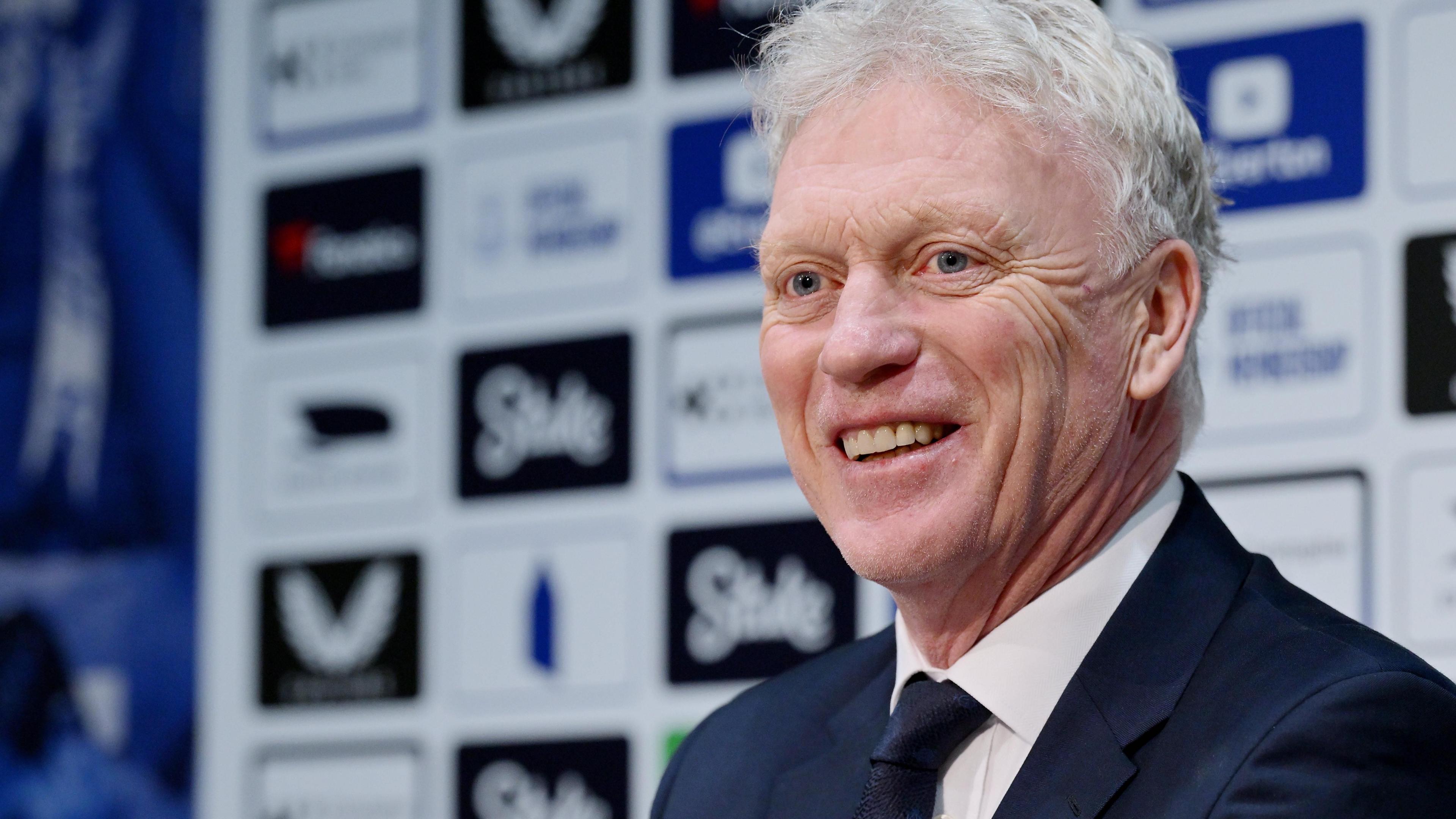 David Moyes smiles at an Everton news conference