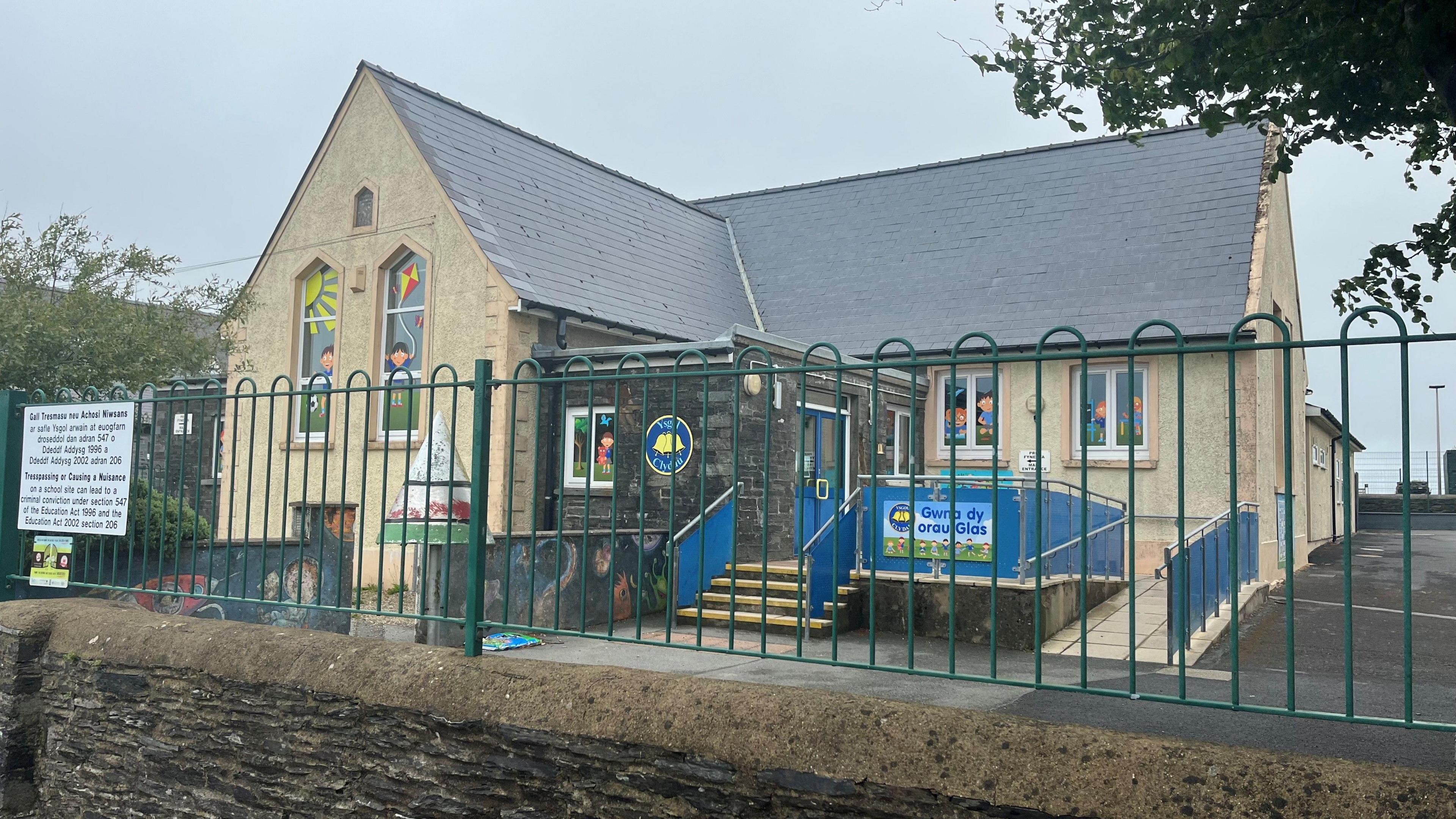 Ysgol Clydau yn Nhegryn