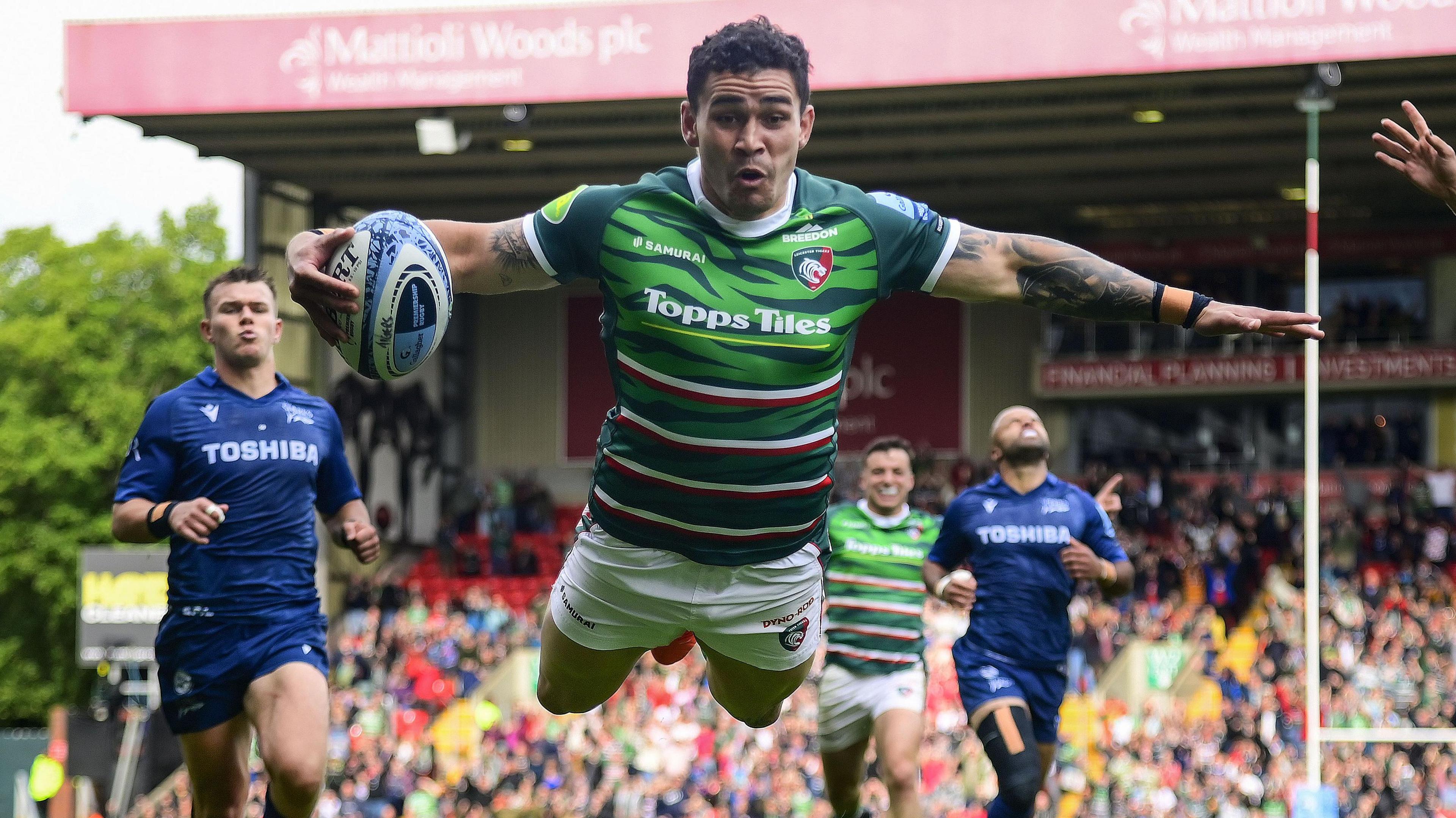 Izaia Perese scores Leicester's third try against Sale