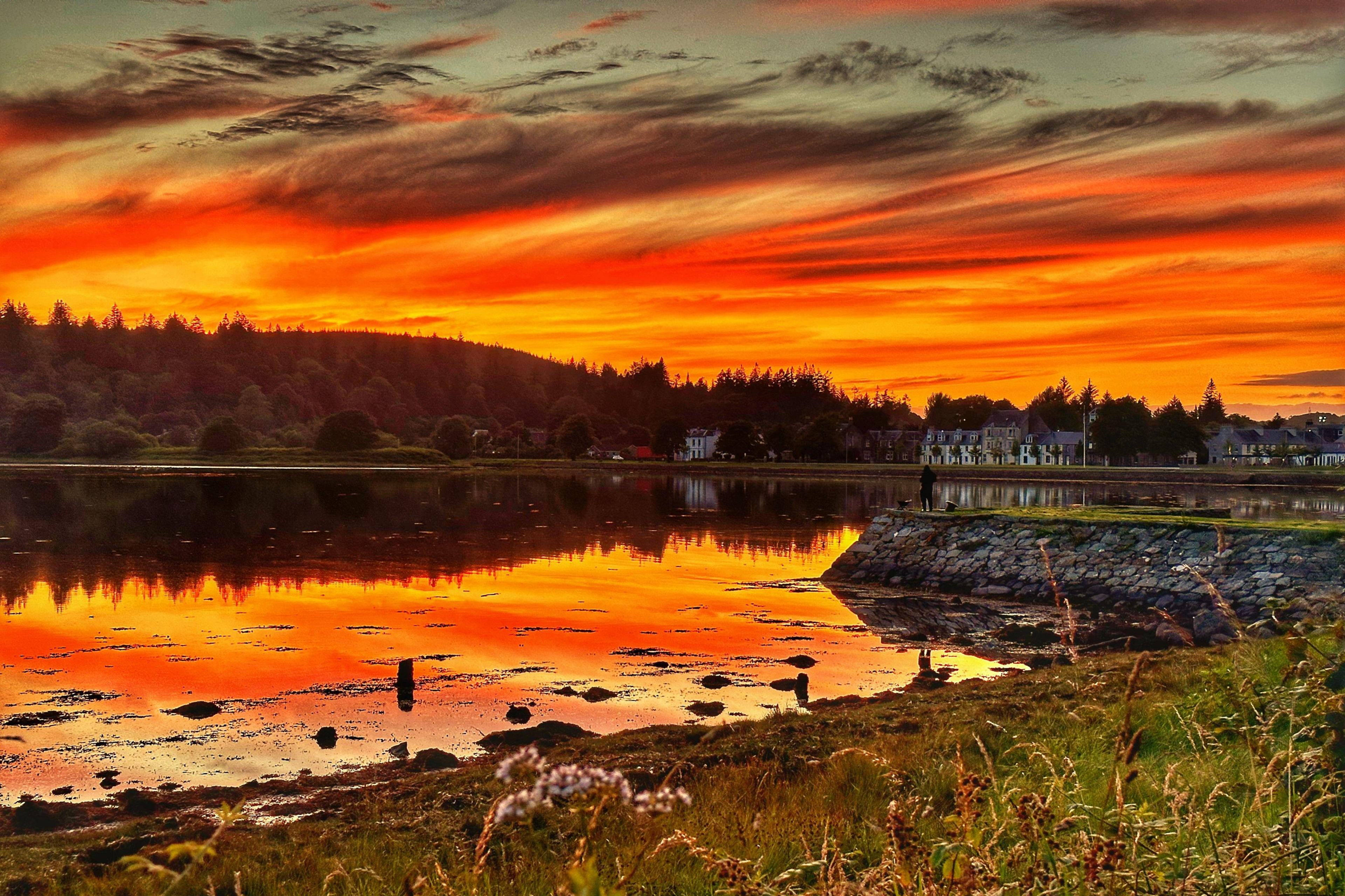 Red sky at night