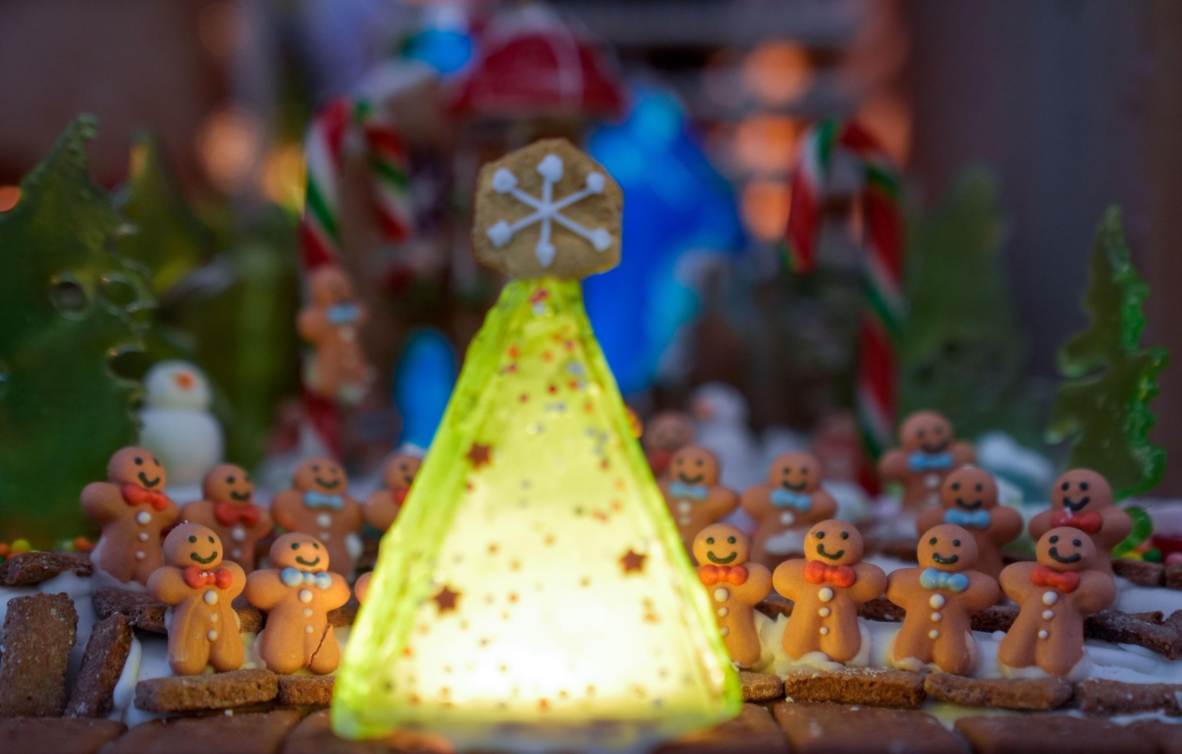 Sugar tree and gingerbread people surrounding it