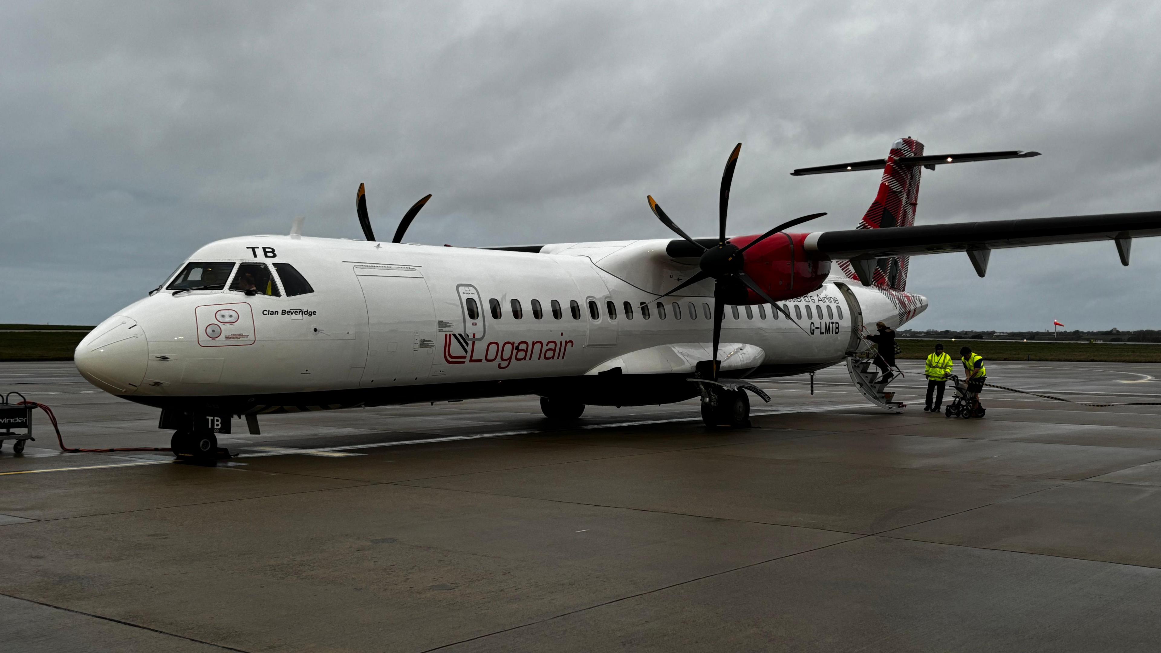Plèana le Loganair