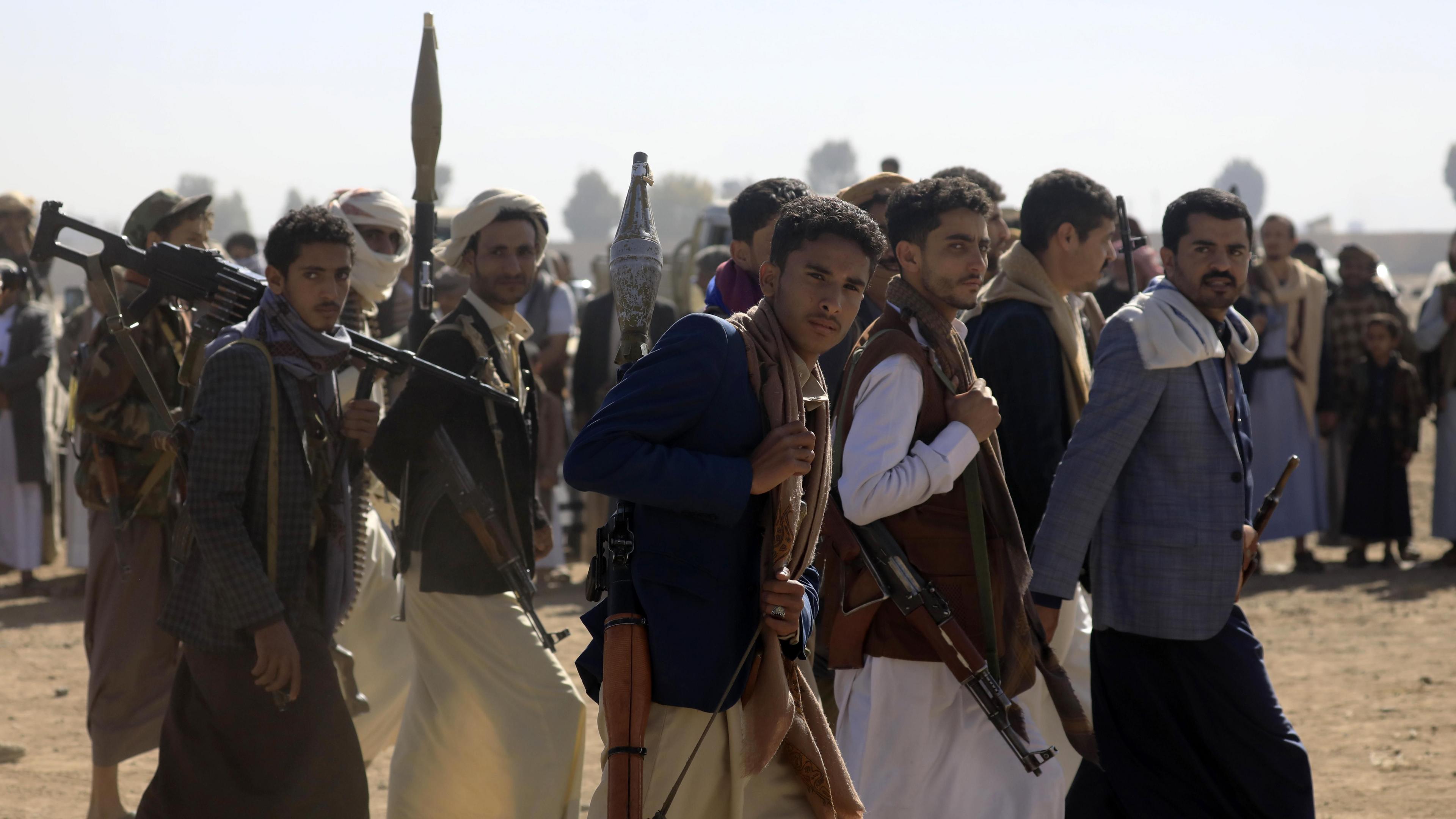 Armed tribesmen participate in a rally organised in support of the Houthis on the outskirts of Sanaa, Yemen (16 January 2025)