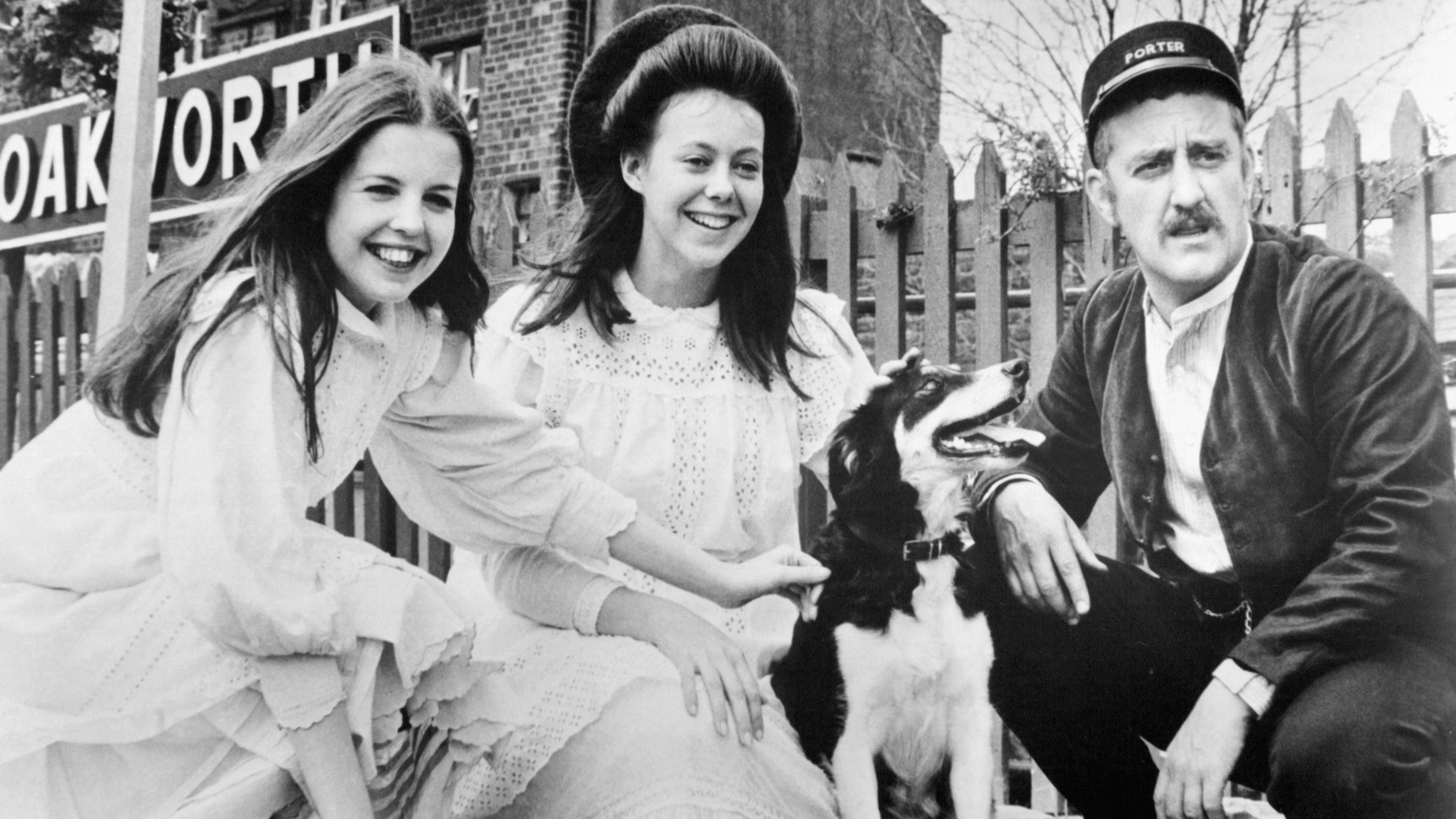 Sally Thomsett and Jenny Agutter meet Bernard Cribbins in a scene from the film 'The Railway Children', 1970.