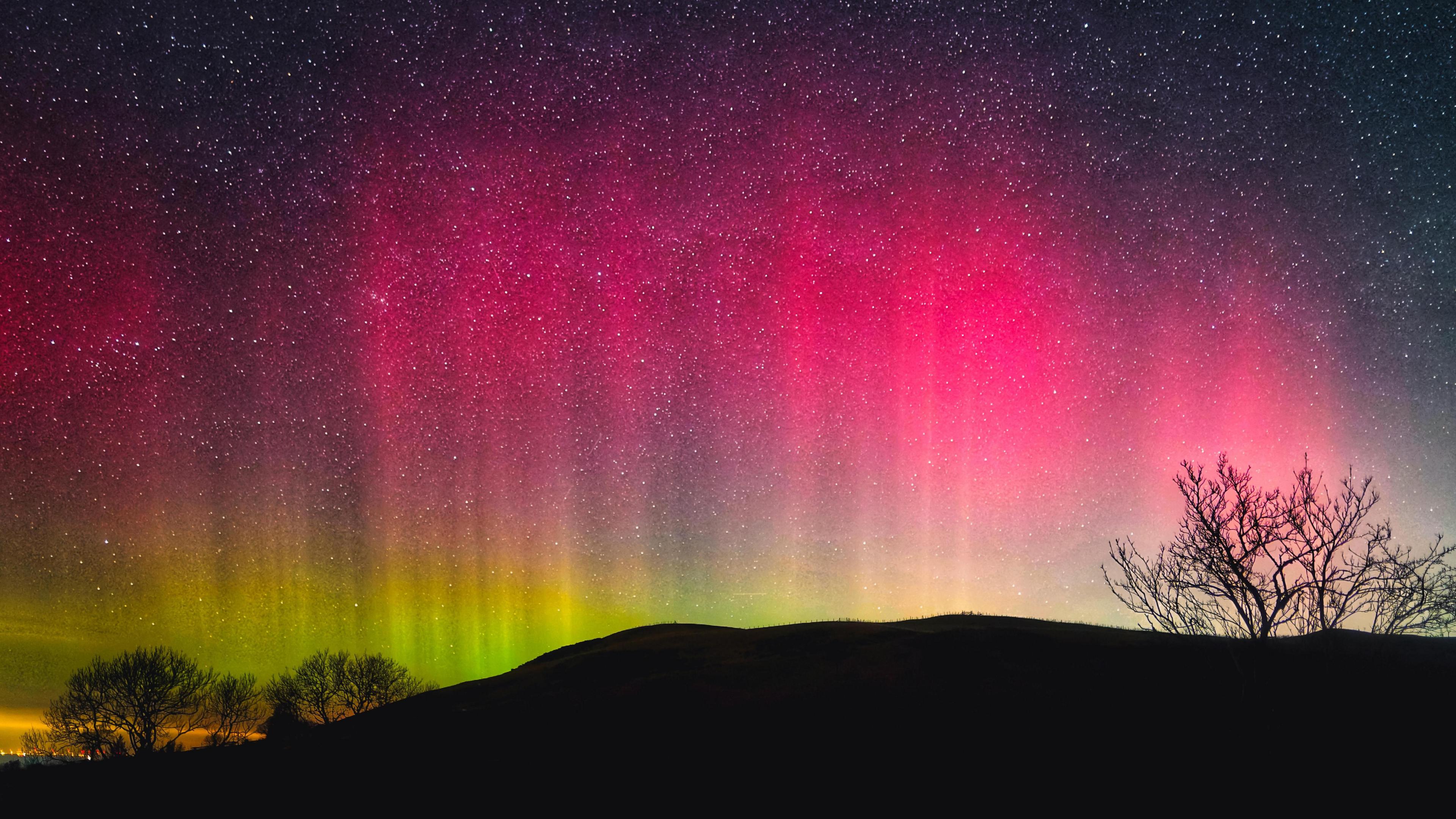 Aurora Lights Up UK Skies In A Spectacular Display BBC Weather