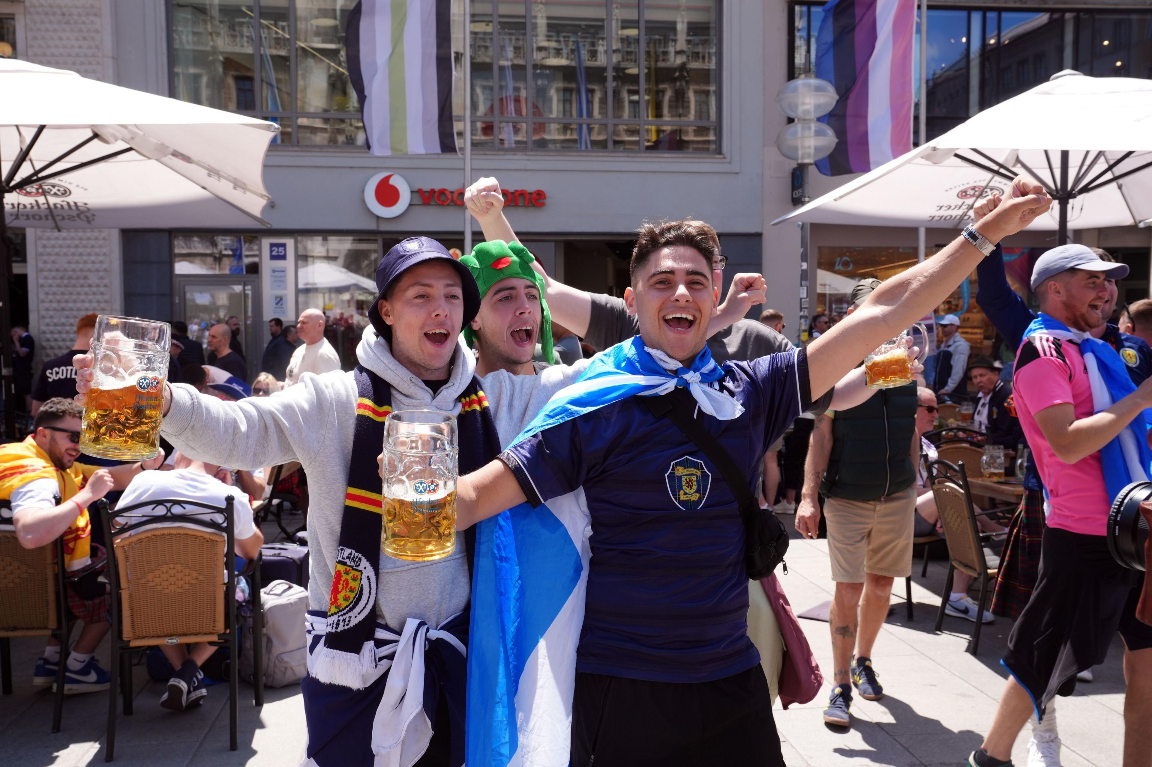 The beer has been flowing and the sun is shining in the Marienplatz