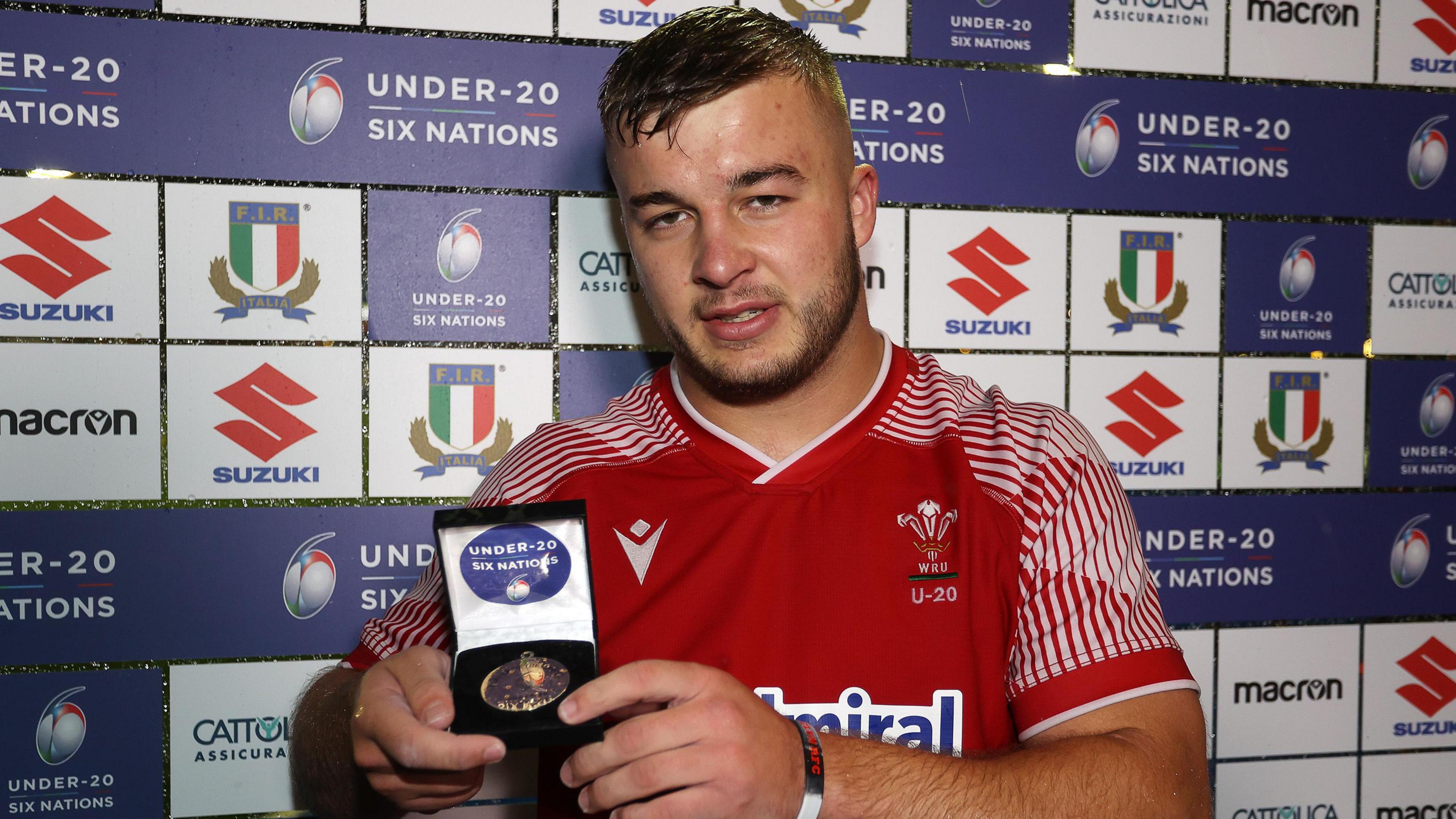 Harri Deaves won a player-of-the-match award for Wales Under-20s against Italy in 2021