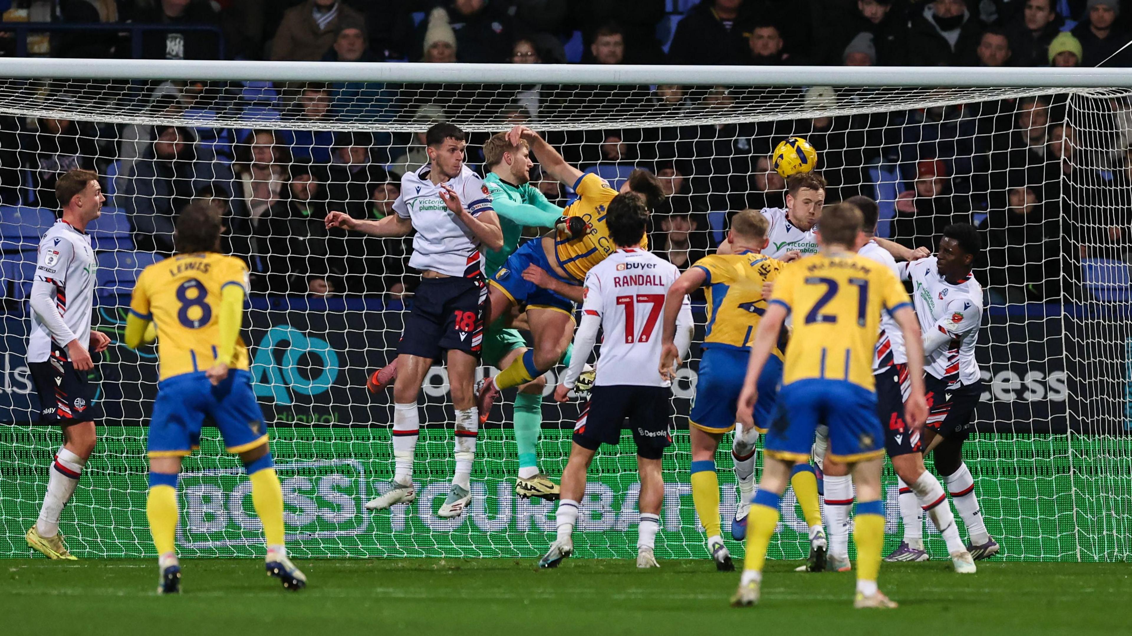 Rhys Oates scores for Mansfield