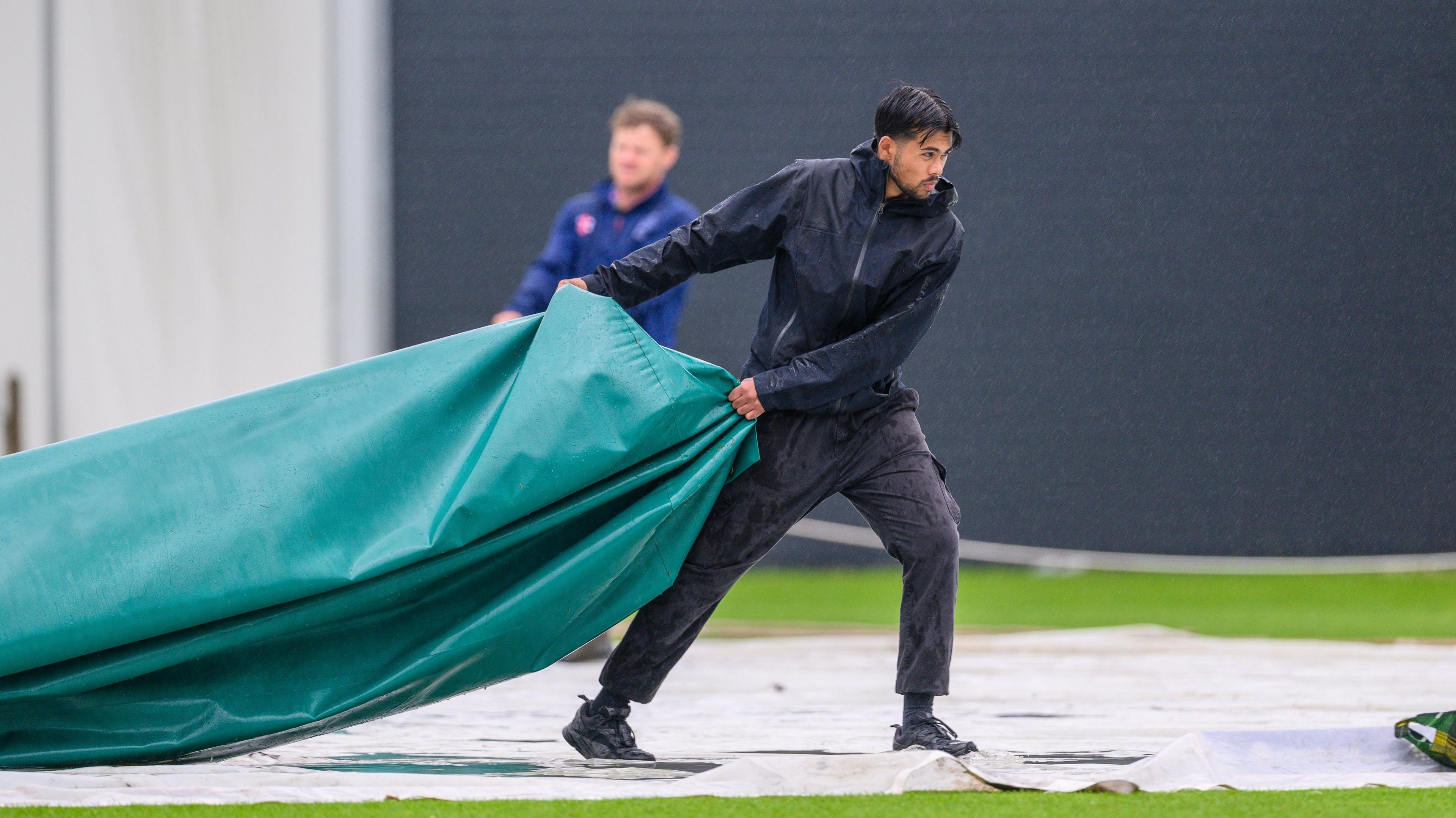 Ground unit propulsion connected covers astatine Voorburg Cricket Club