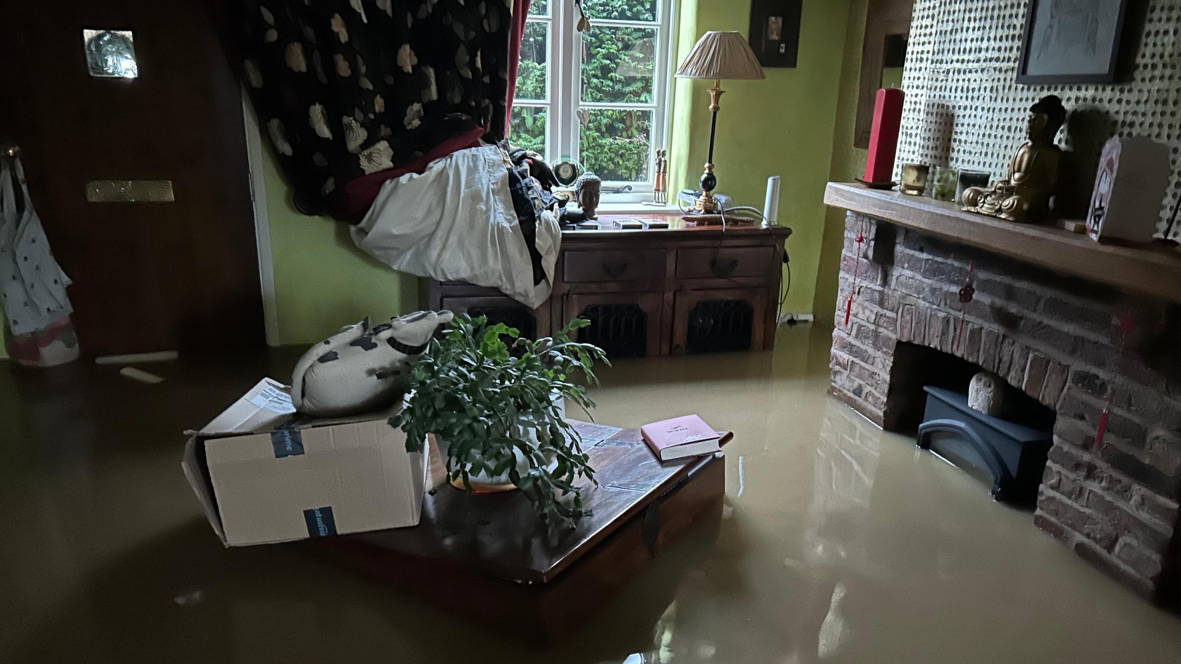 Inside a flooded house in Leicestershire. 