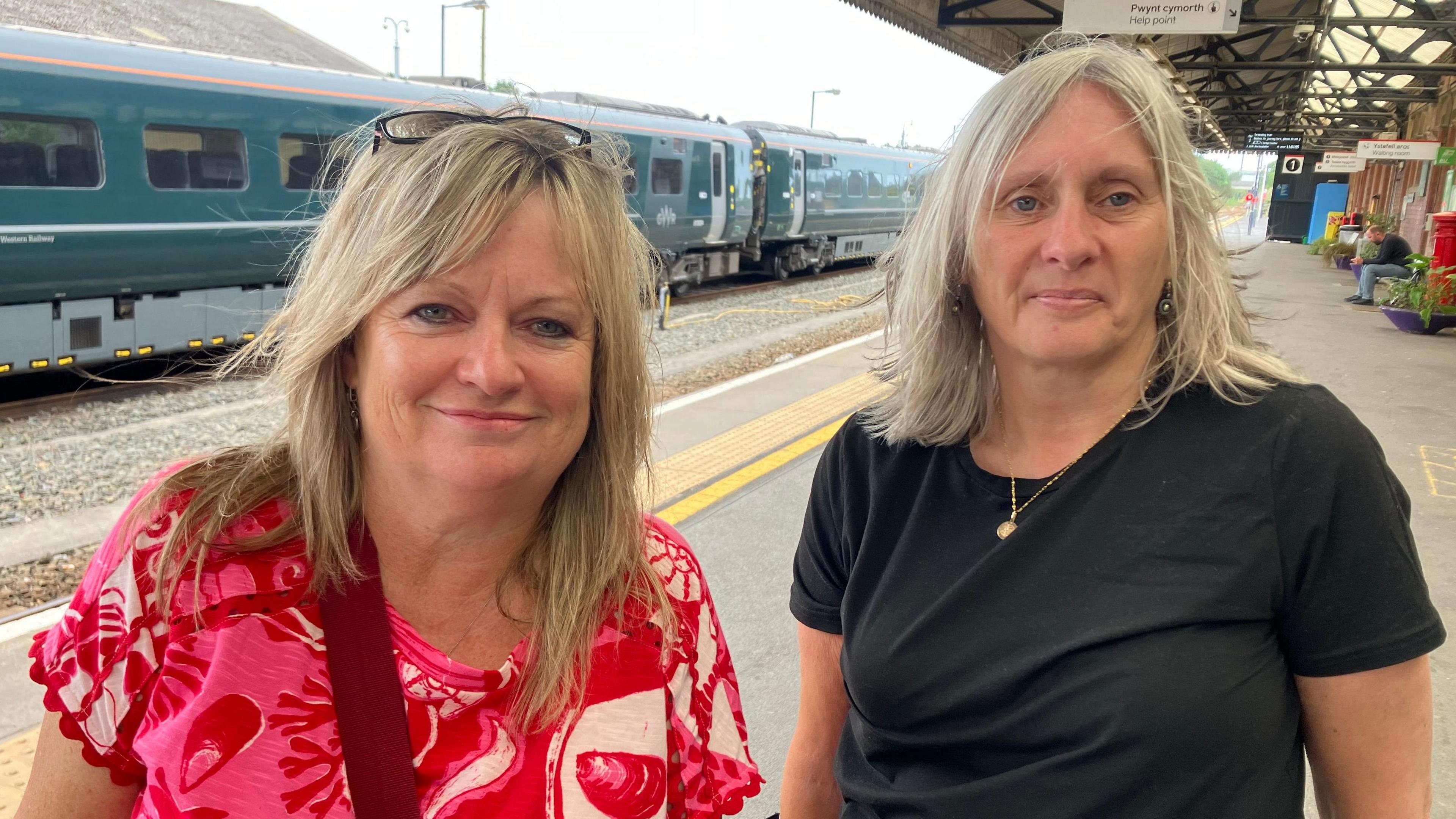 Siân O'Leary a Lesley Rees