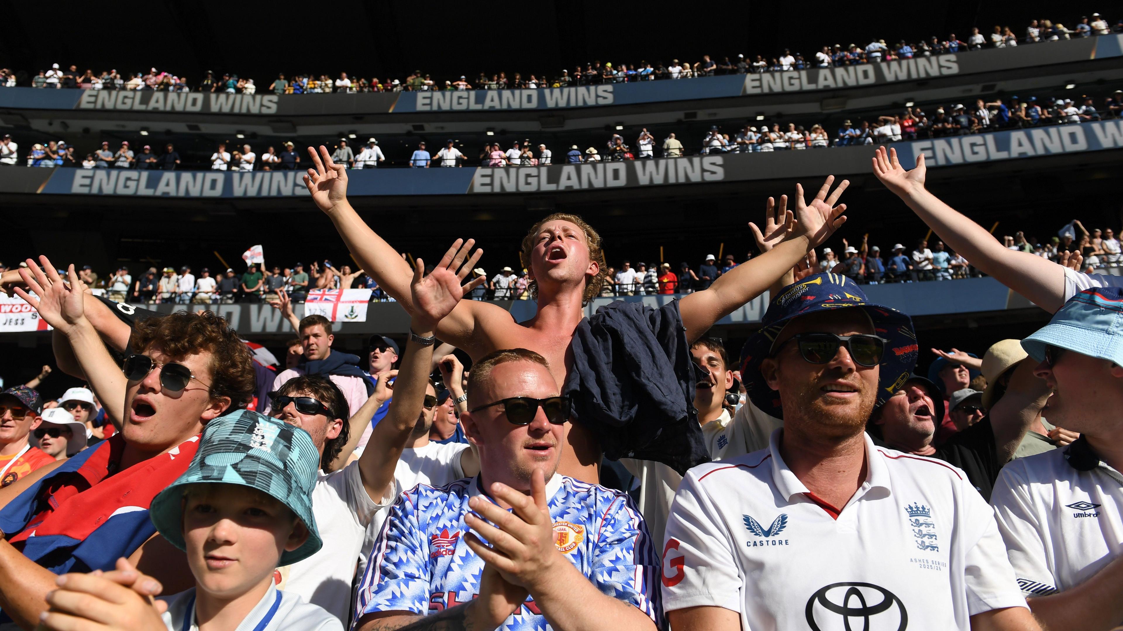 England cricket fans celebrate Ashes victory in Melbourne