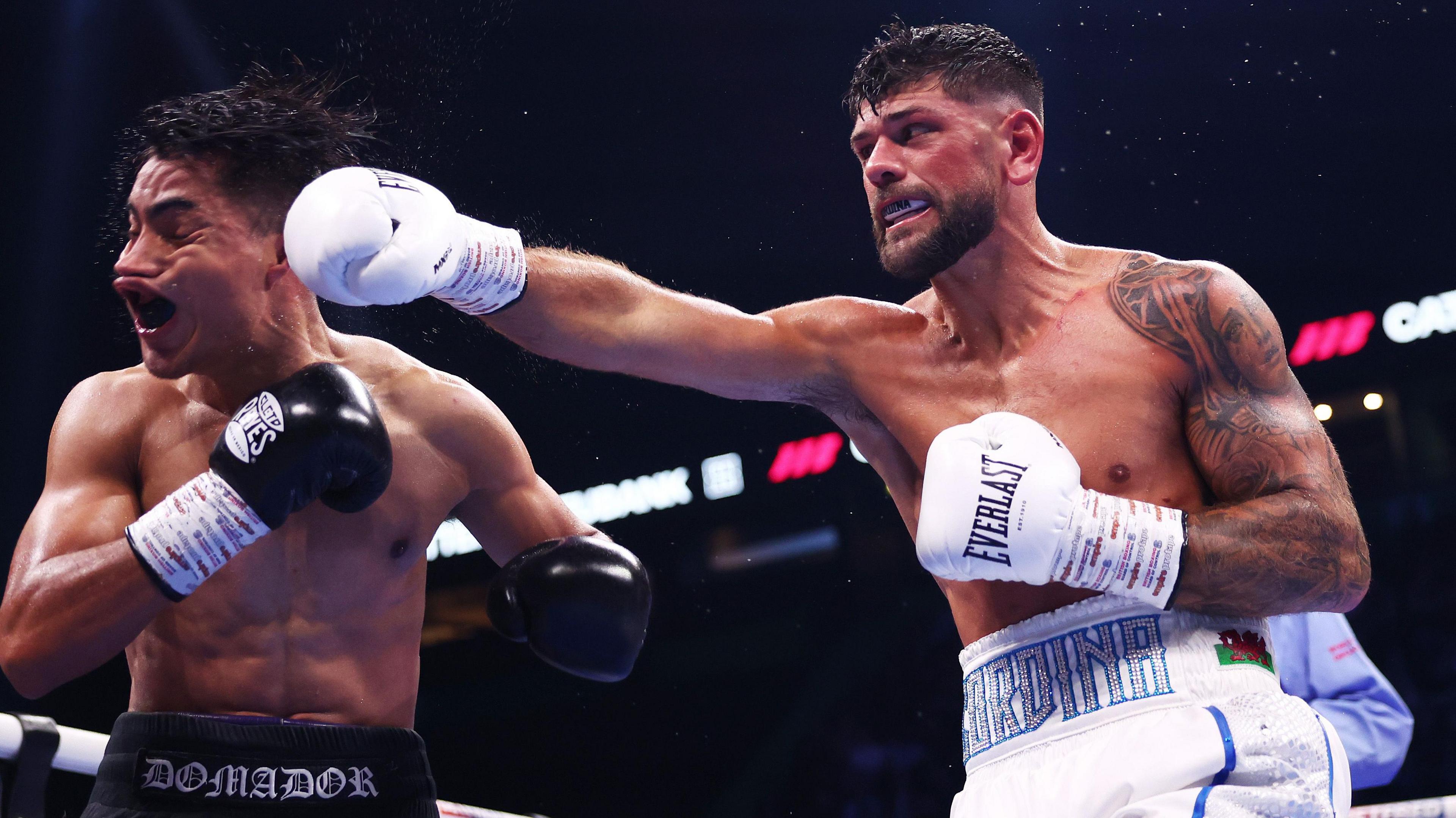Joe Cordina punches Jaret Gonzalez Quiroz