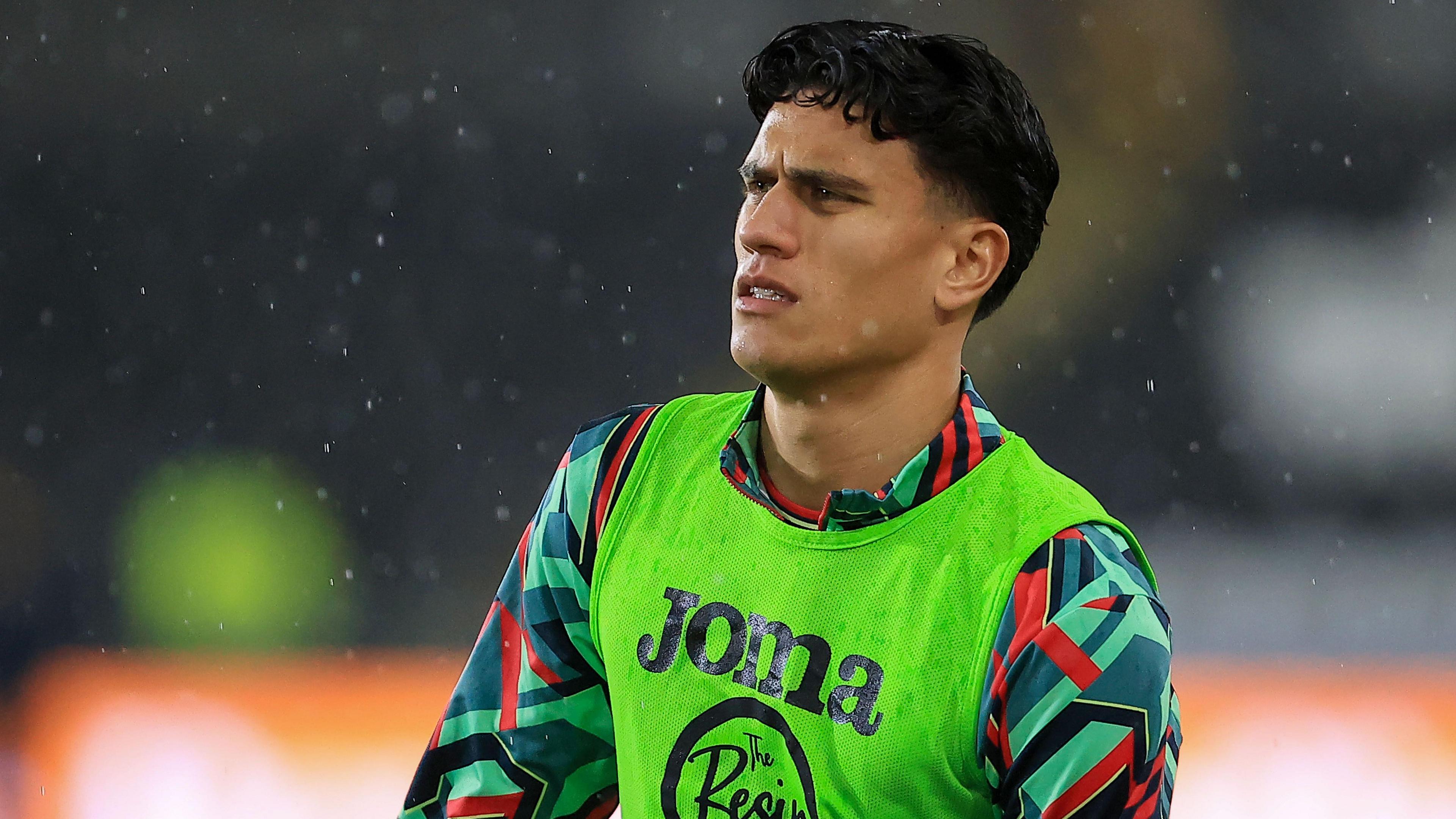 Marko Stamenic warms up