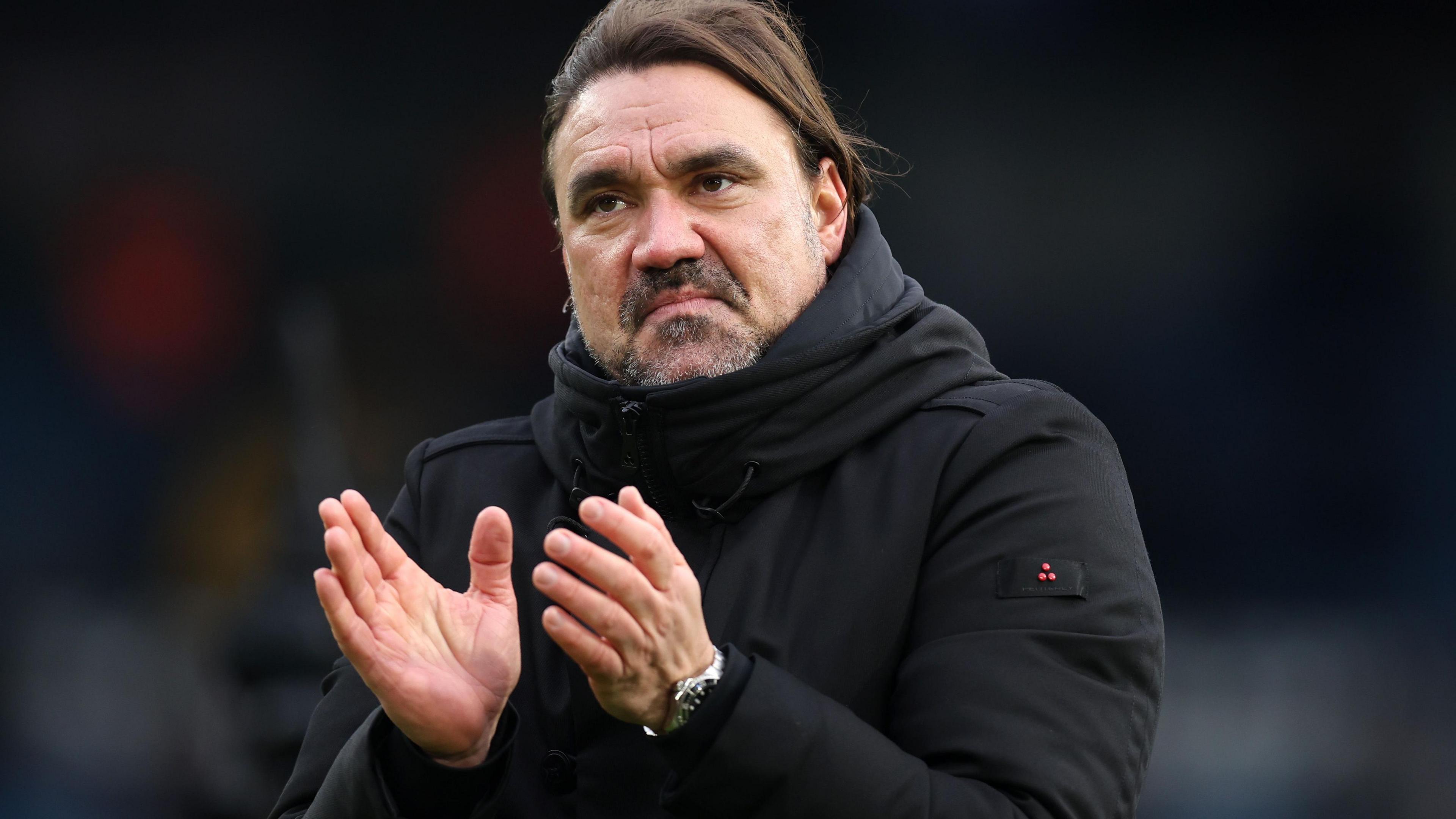 Daniel Farke clapping