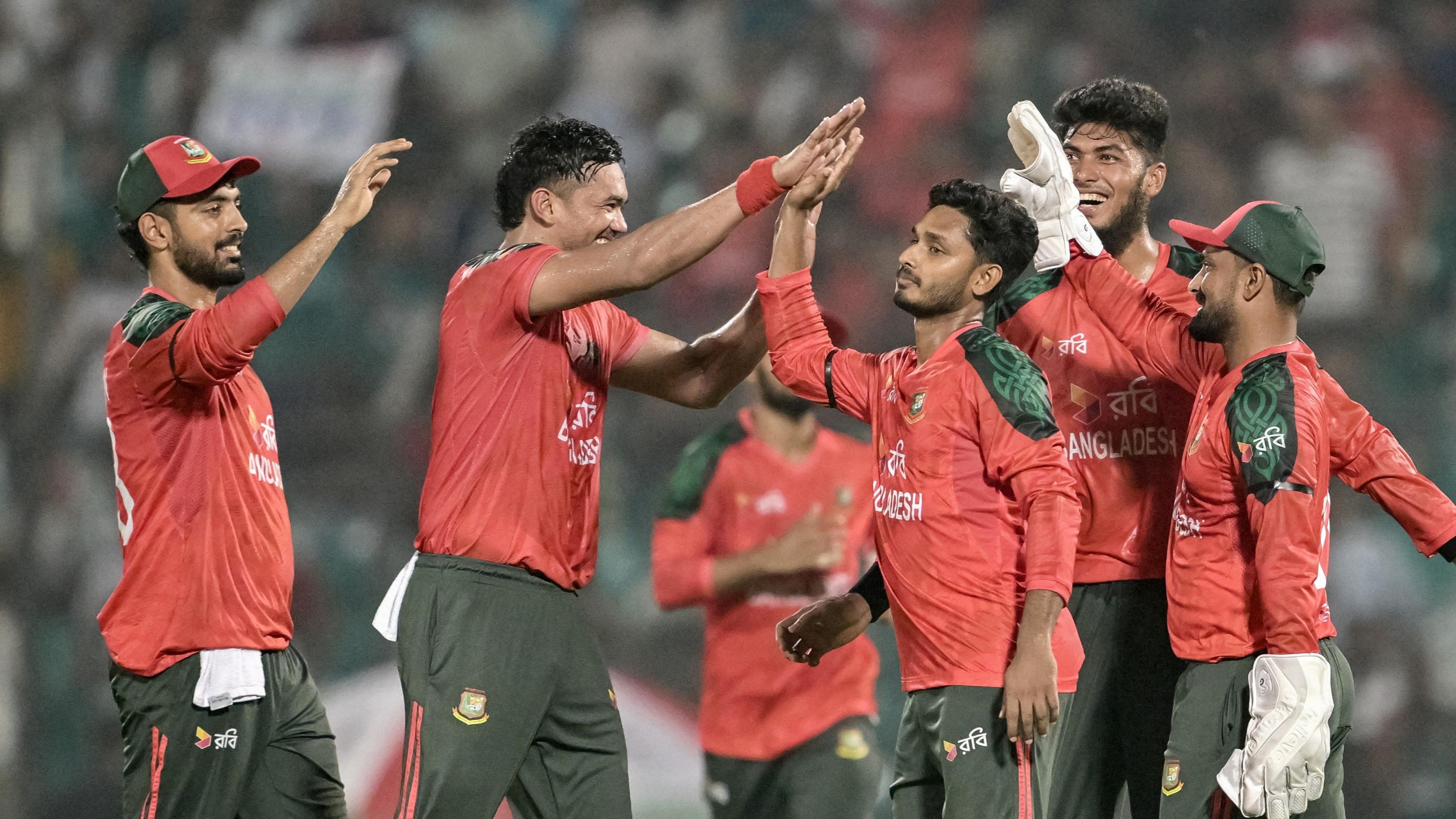 Bangladesh players celebrate wicket v West Indies