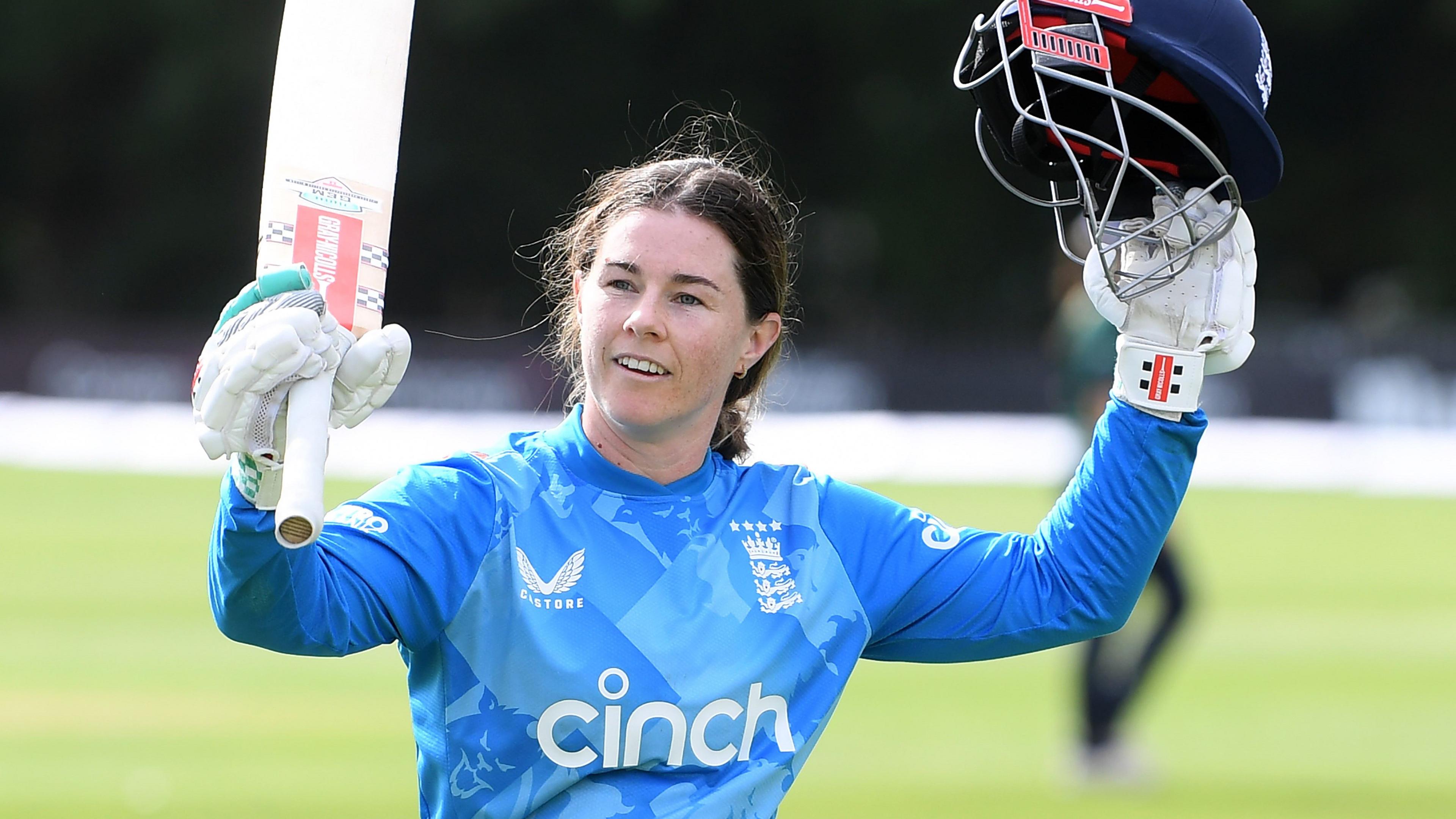 Tammy Beaumont raises her bat