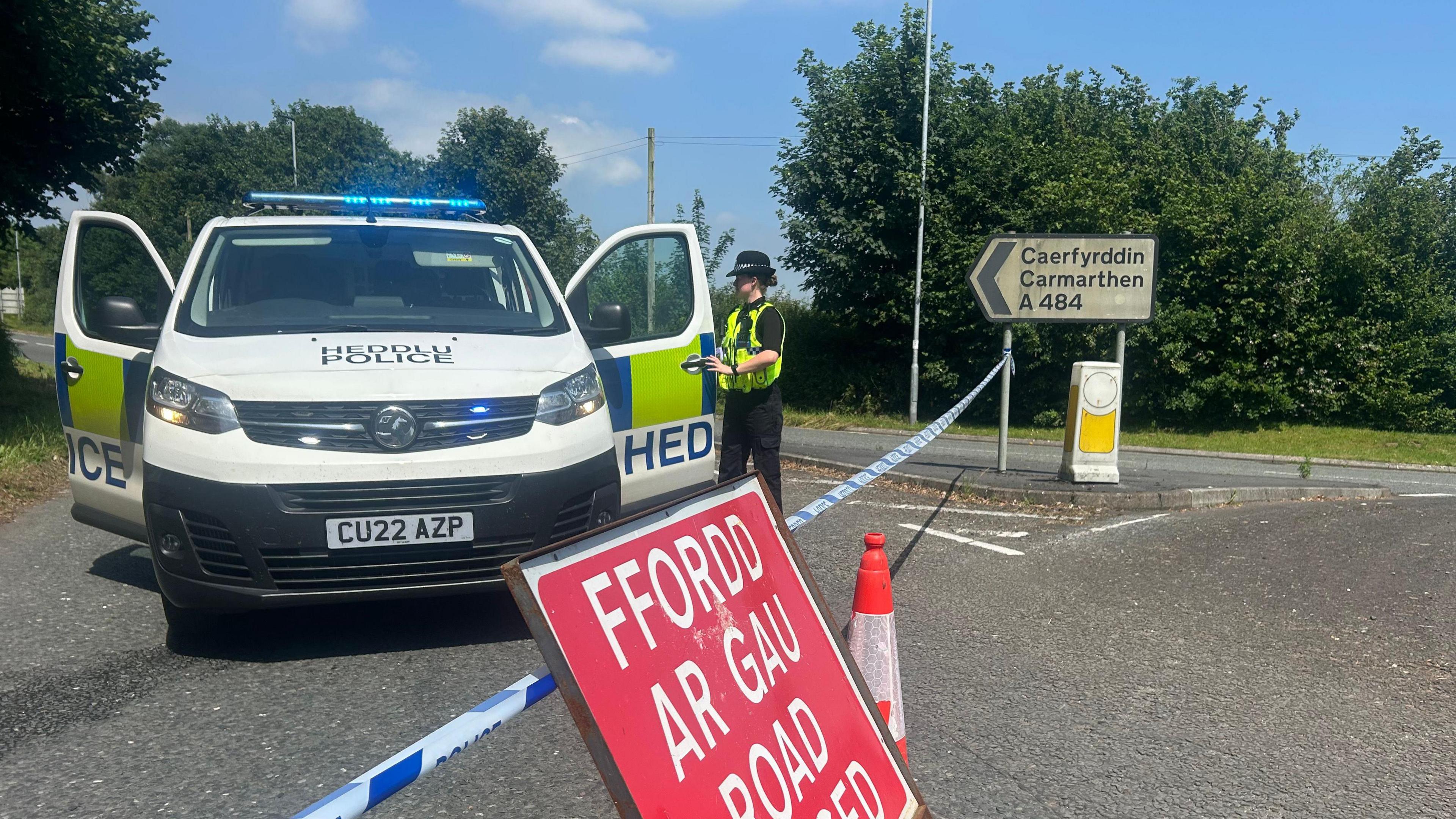 A484 ger cylchfan Parc y Bocs yng Nghydweli