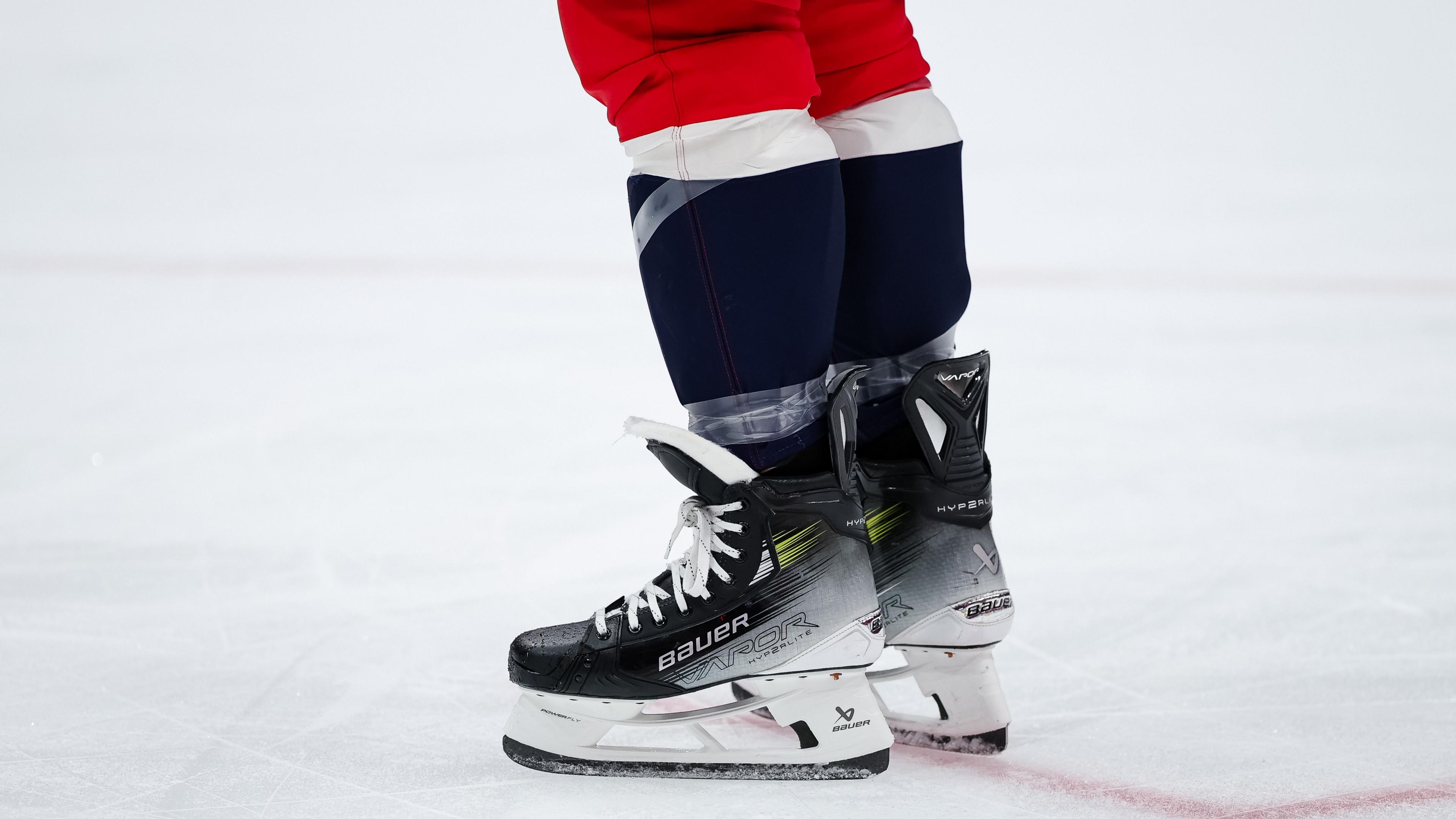 Ice hockey skates