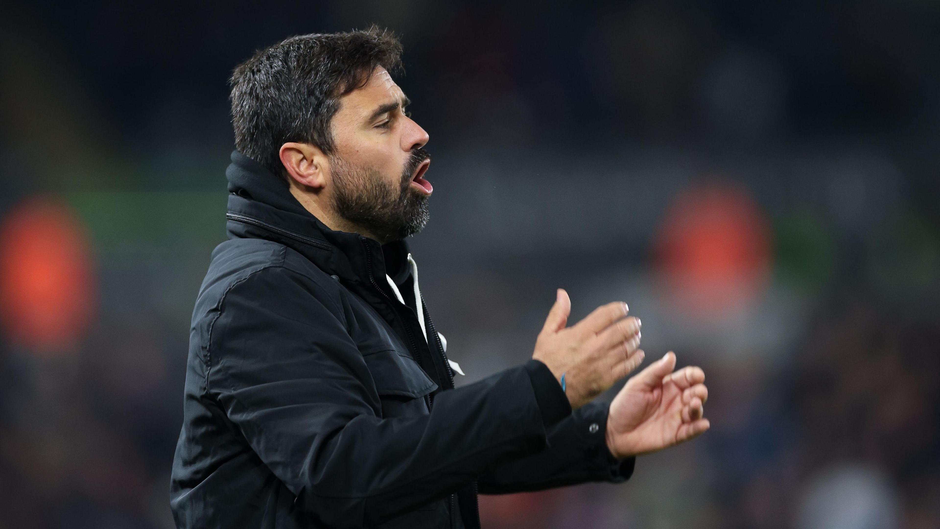 Vitor Matos on the touchline 