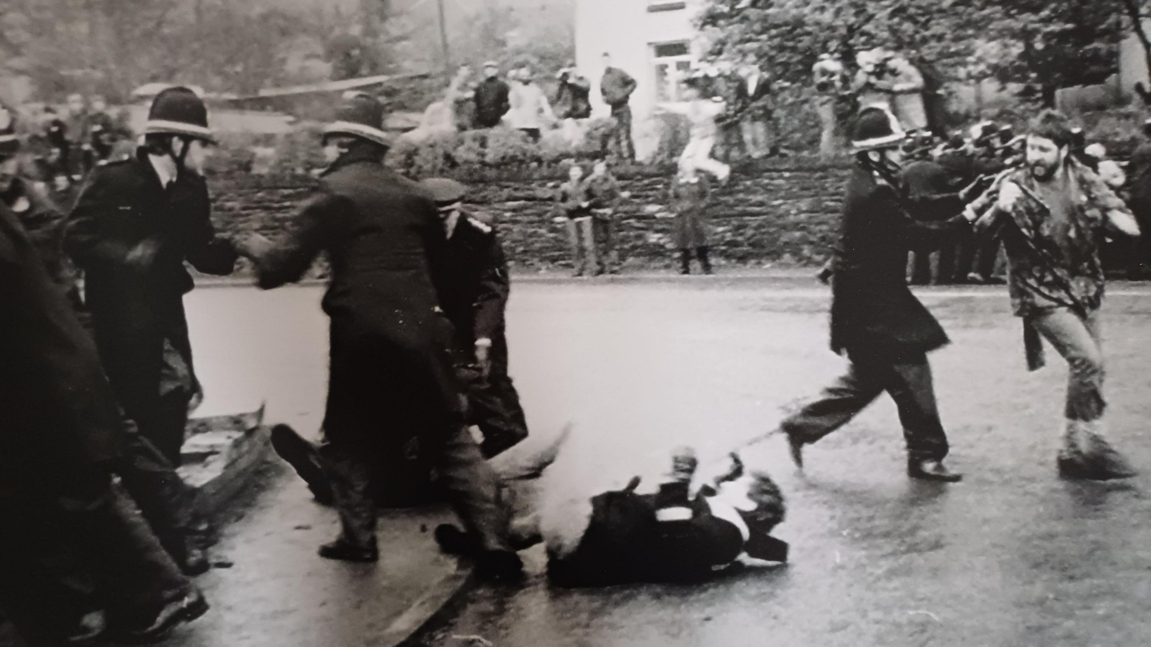 Confrontation between miners and police