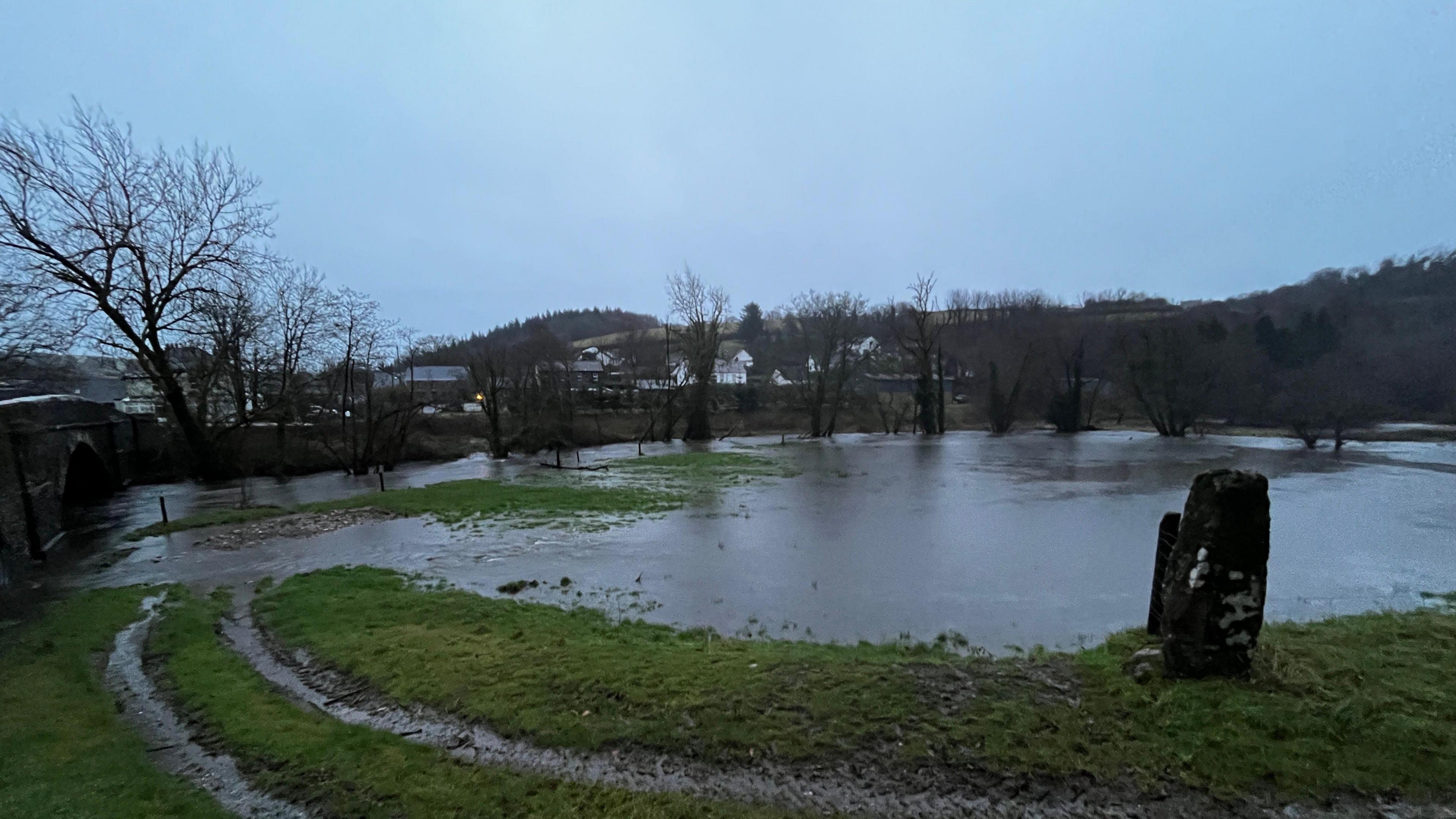 Afon Taf yn Llanglydwen 