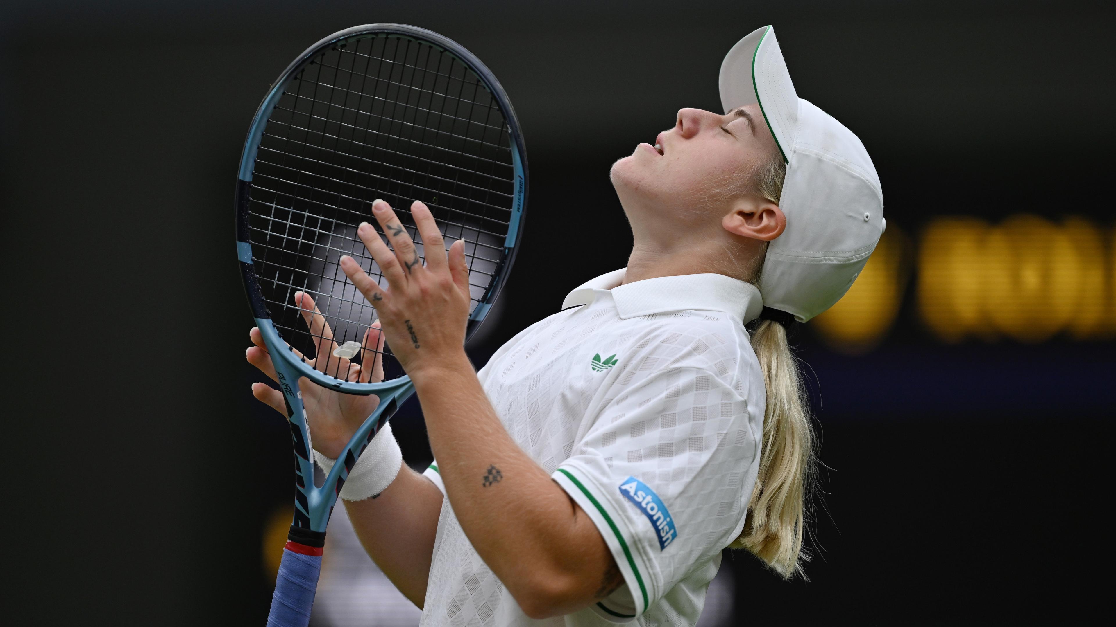 Sonay Kartal closes her eyes and looks to nan entity during conclusion by Anastasia Pavlyuchenkova successful 4th information astatine Wimbledon connected Centre Court