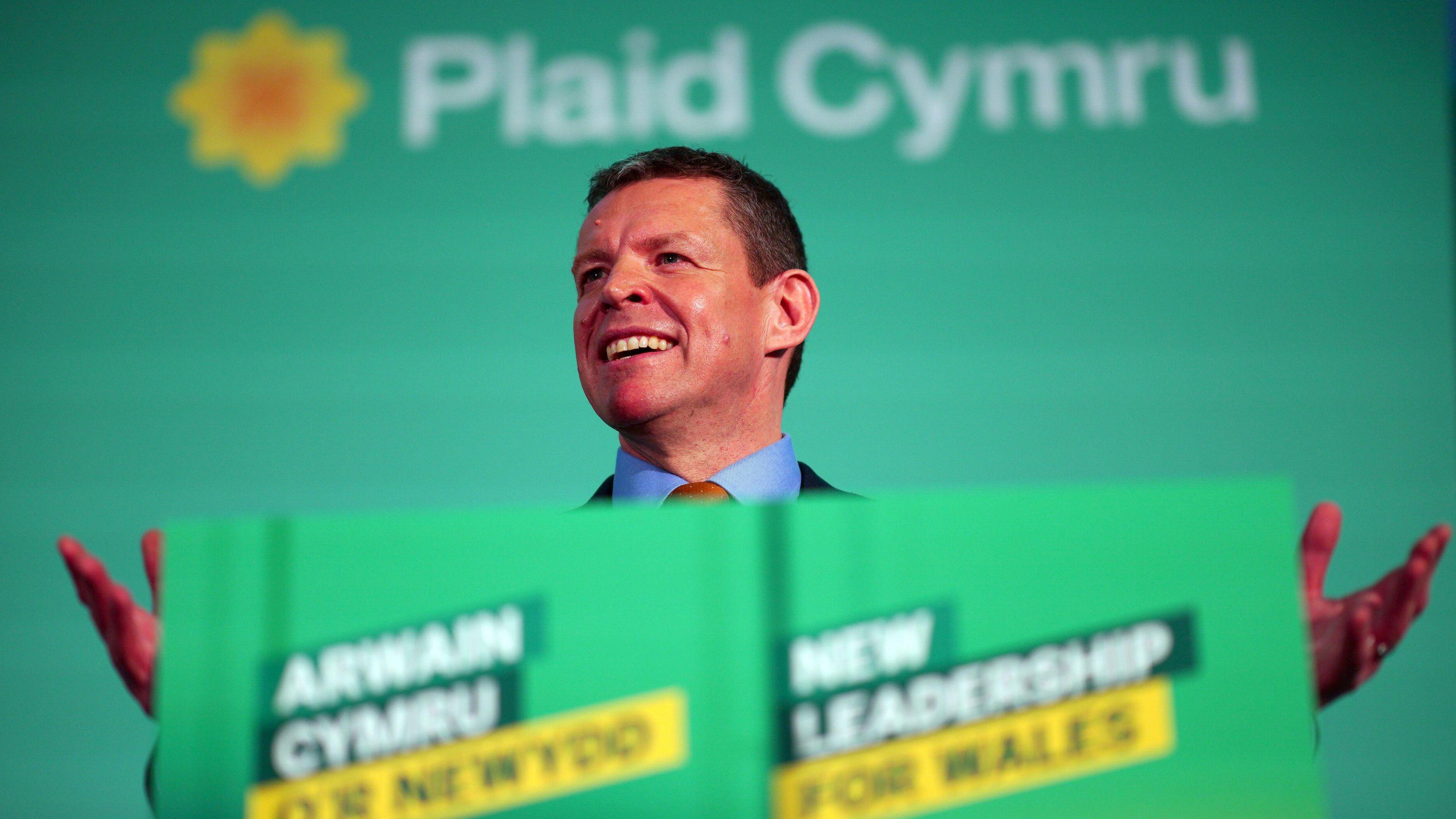 Rhun ap Iorwerth yn rhoi araith