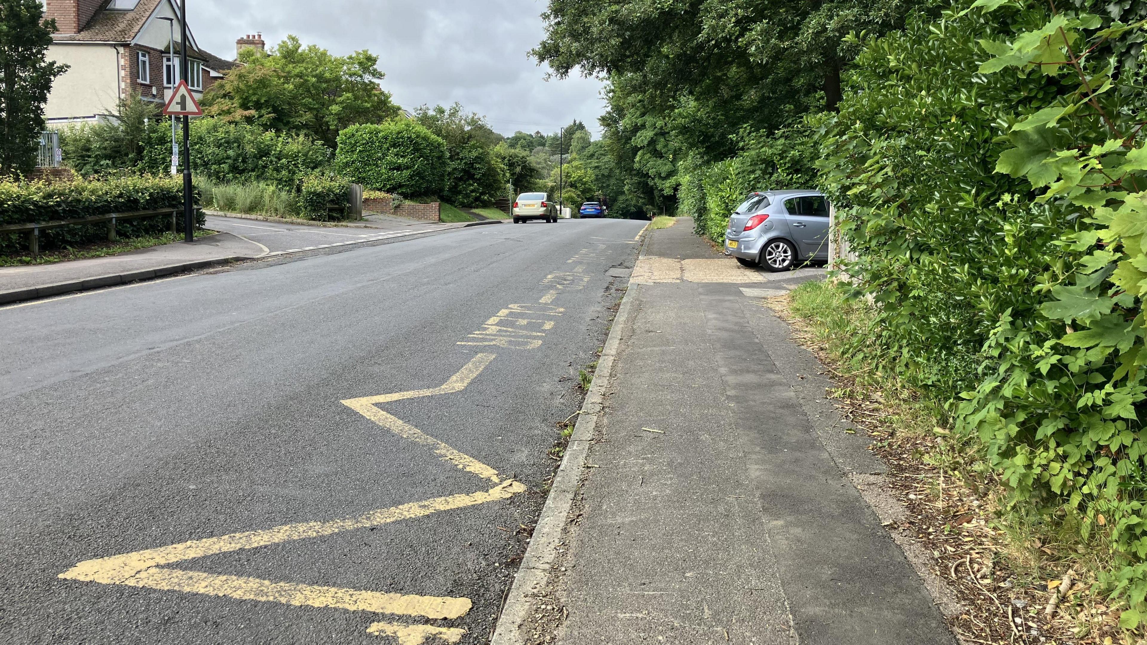 Chaldon Road with Clifton Hill School on the right hand side