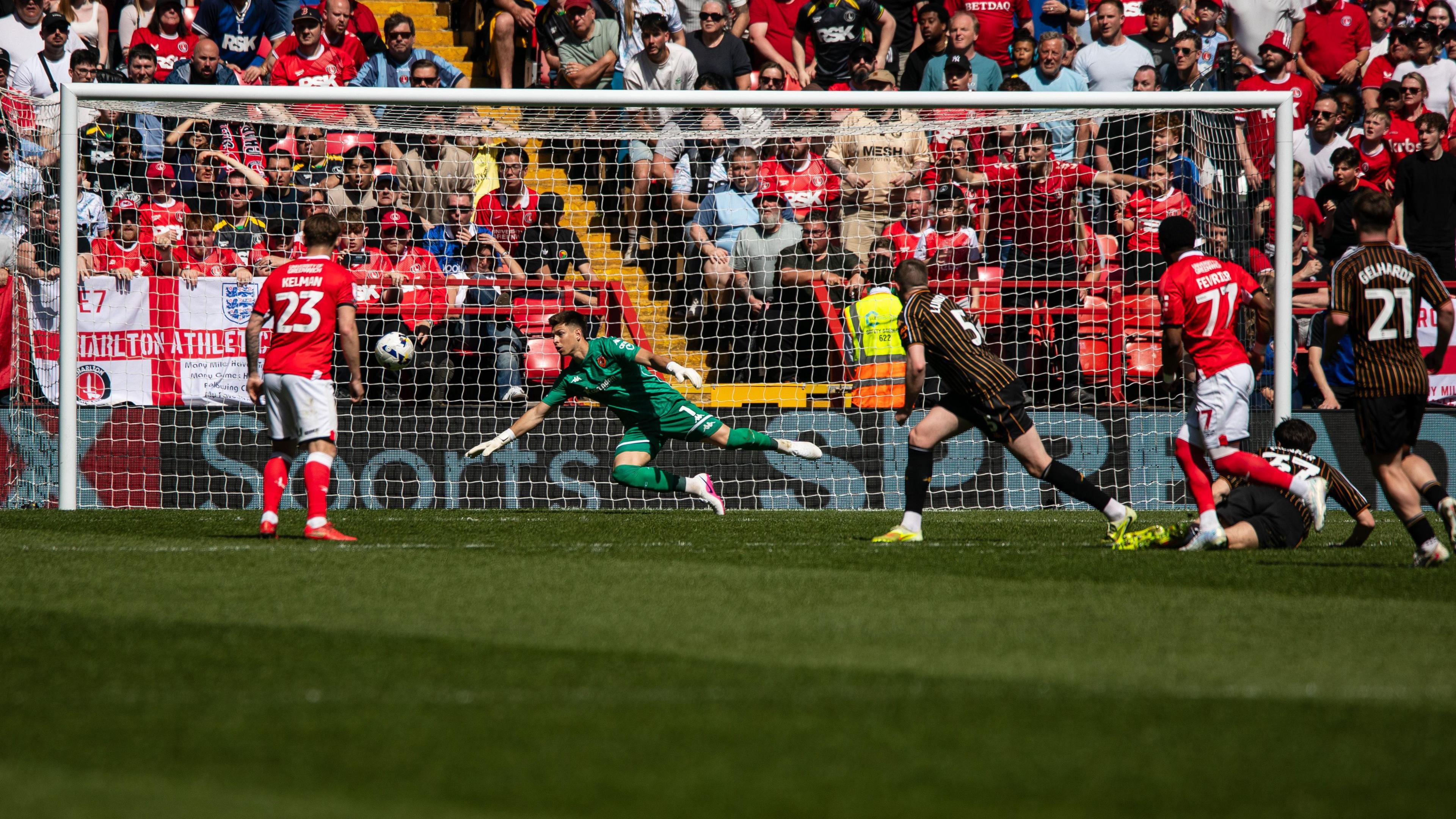 Jayden Fevrier scores for Charlton