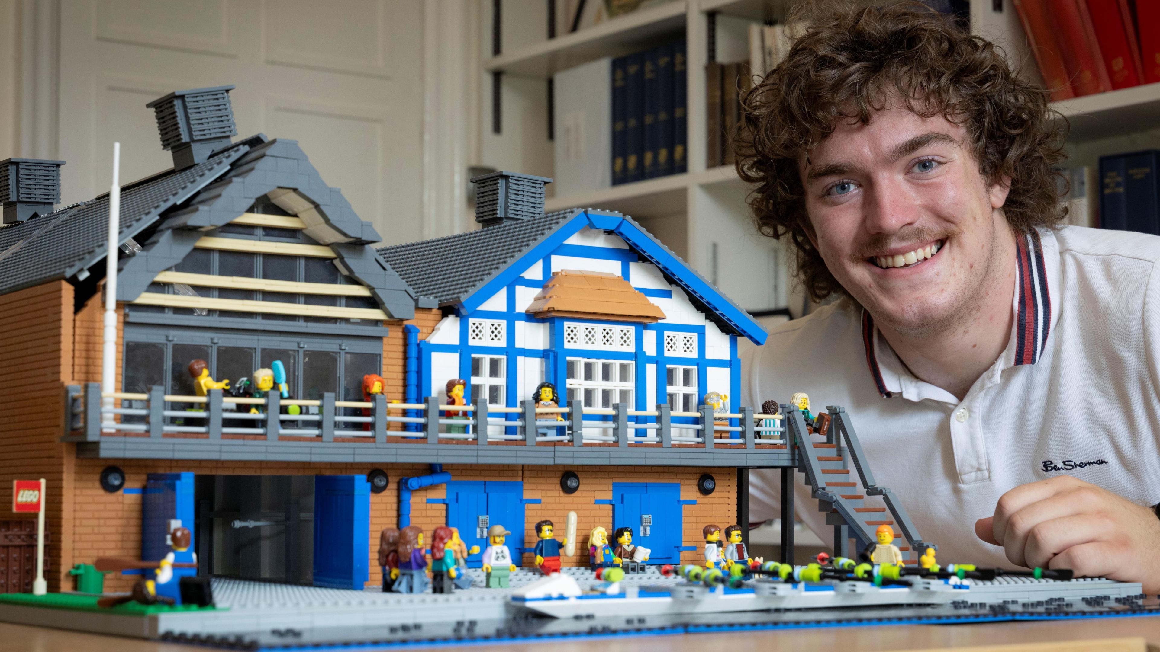 Cambridge Uni student rower builds Lego boathouse replica
