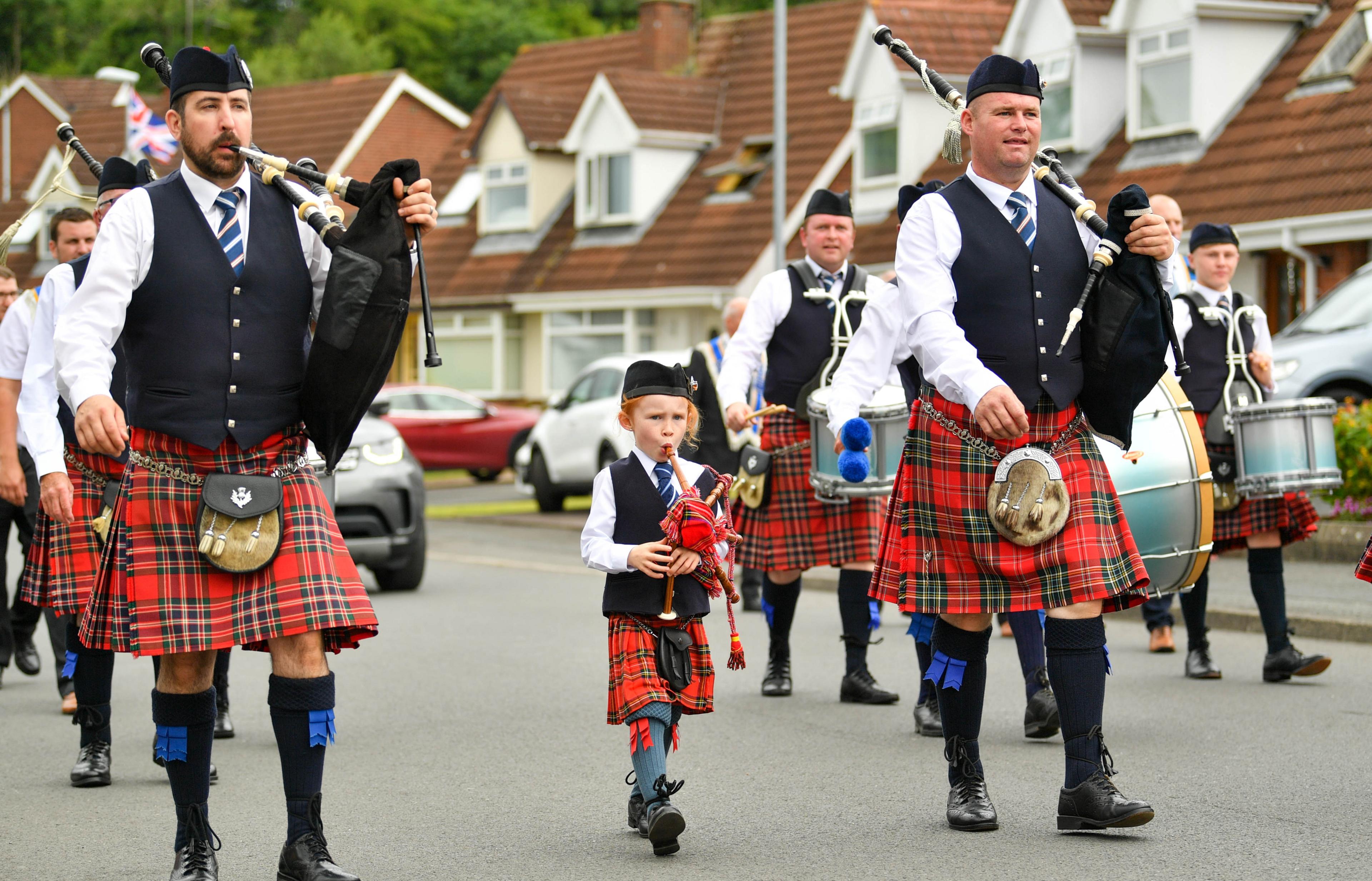 Pipe band in Ballygowan