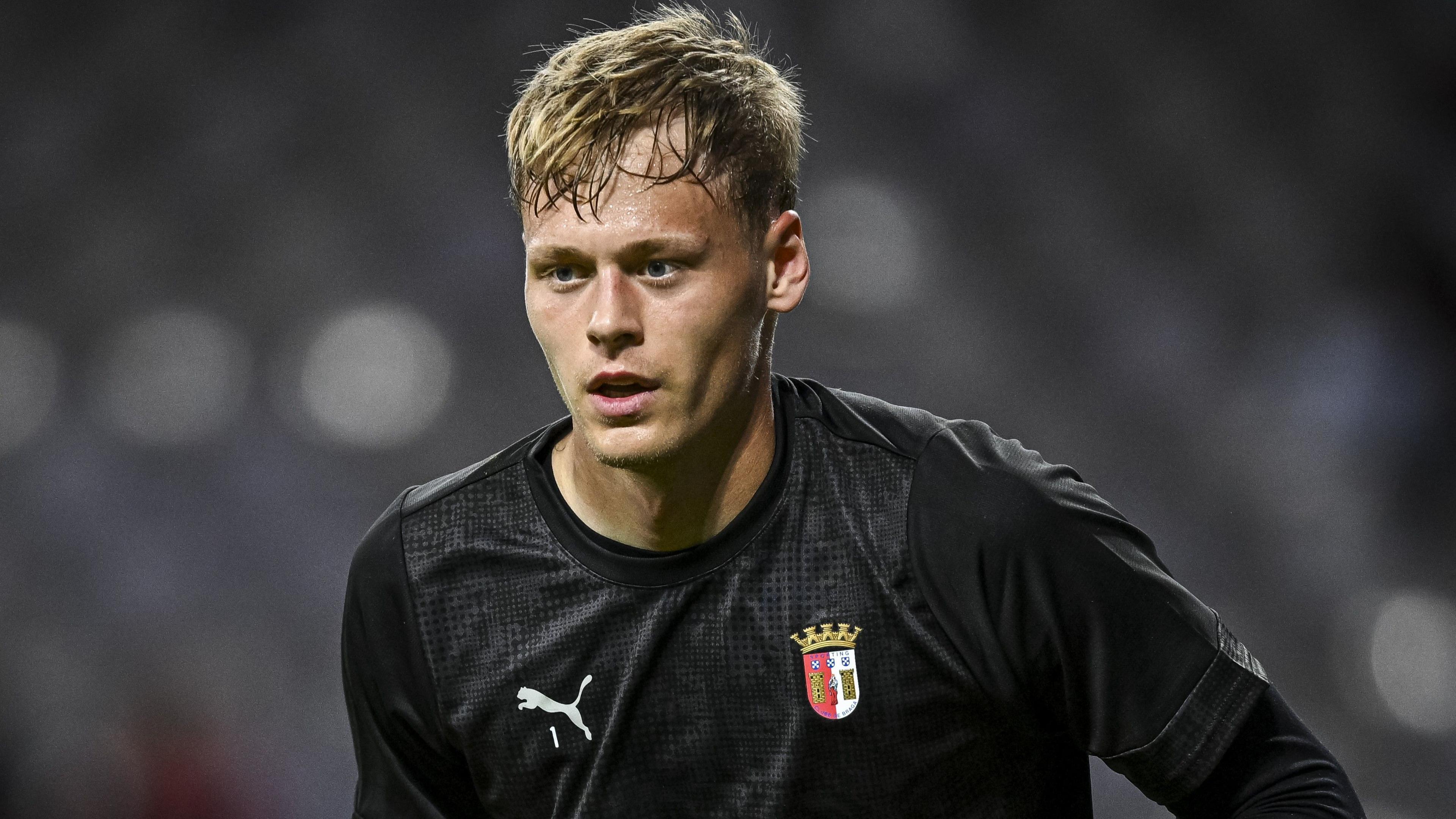 Lukas Hornicek warms up before after Braga's Europa League match against Feyenoord in 2025
