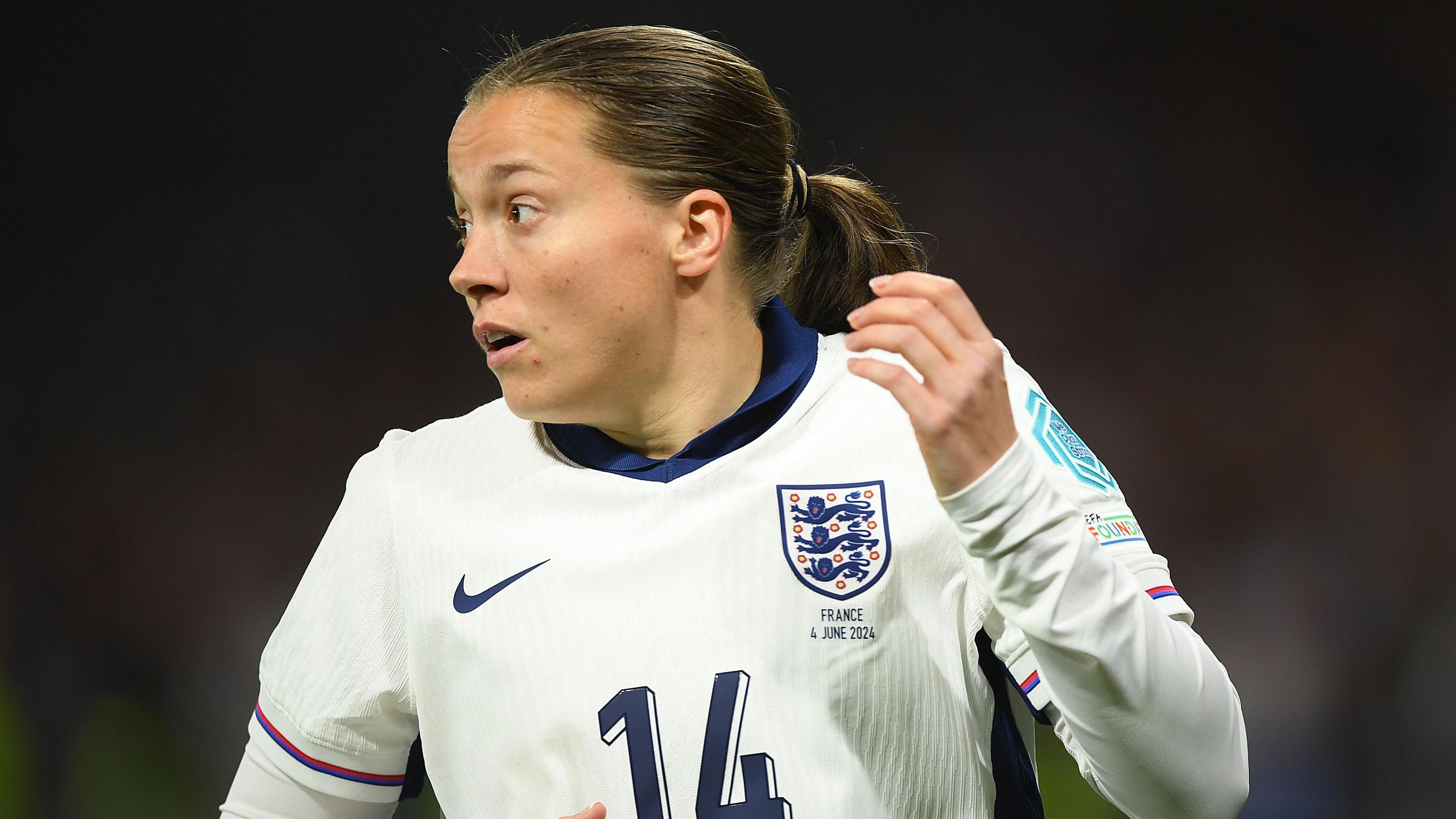 Fran Kirby playing for England