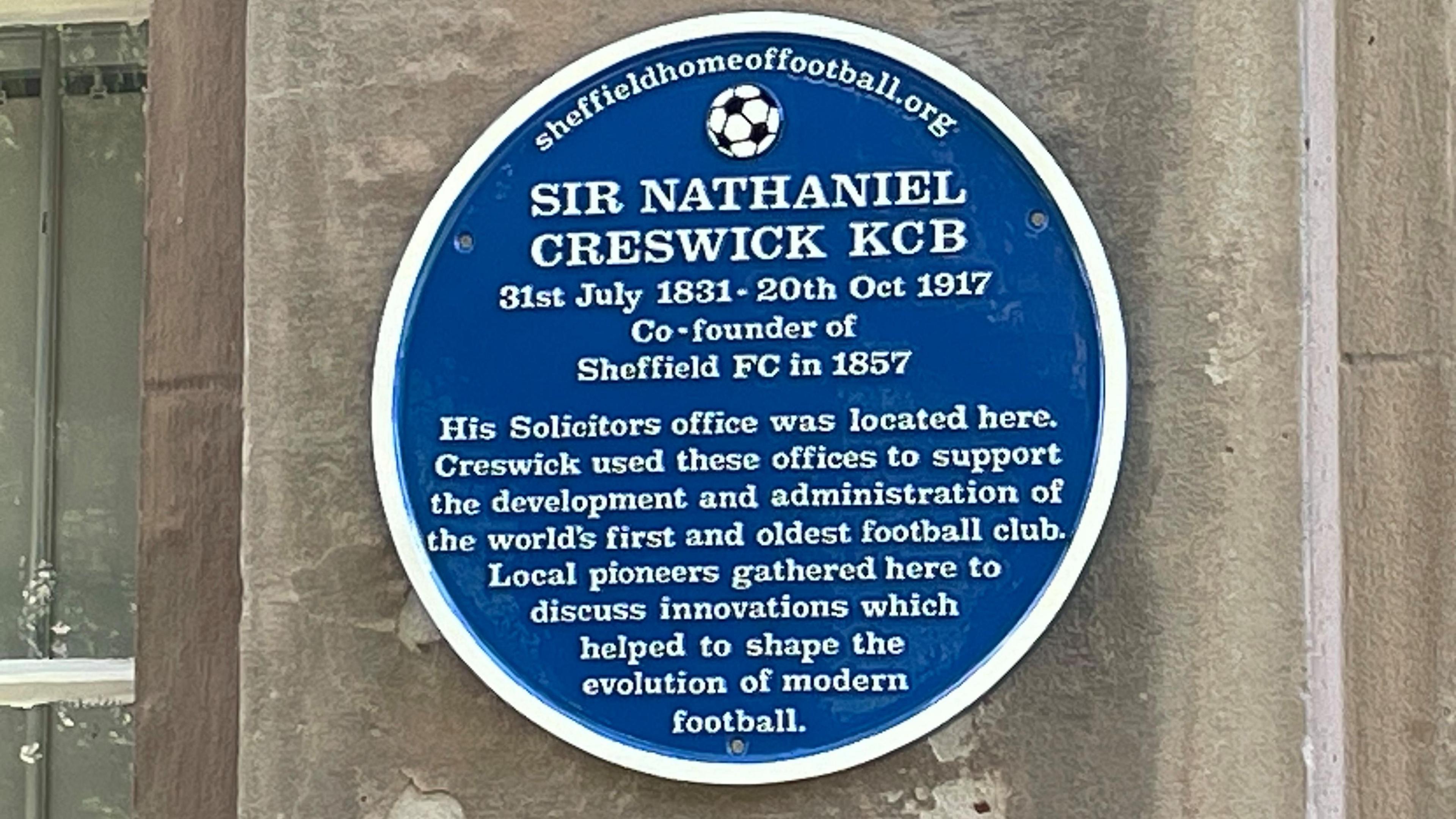 A blue plaque commemorating Sir Nathaniel Creswick