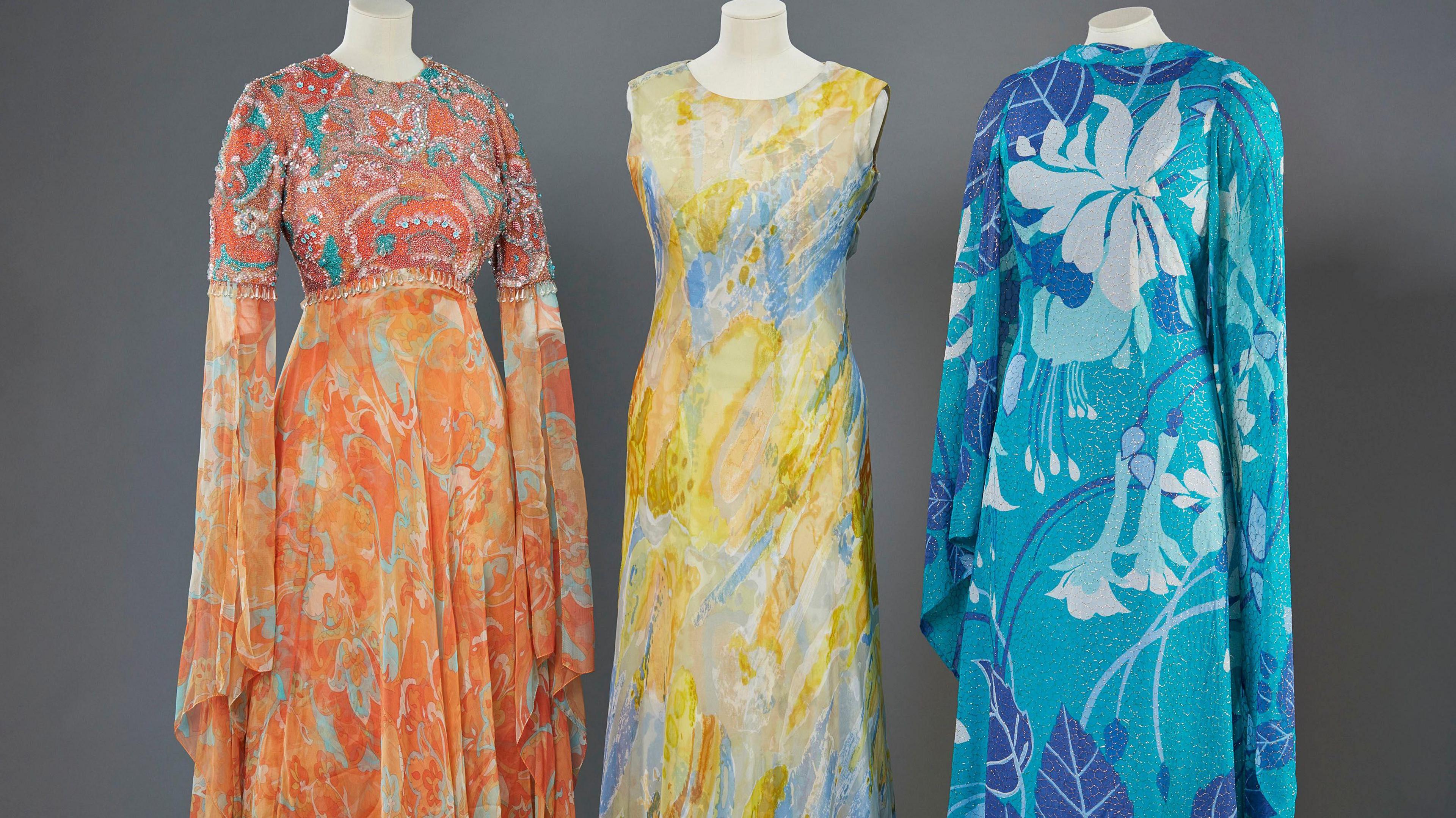 Dresses from the 1970s with bright colours worn by the late Queen Elizabeth