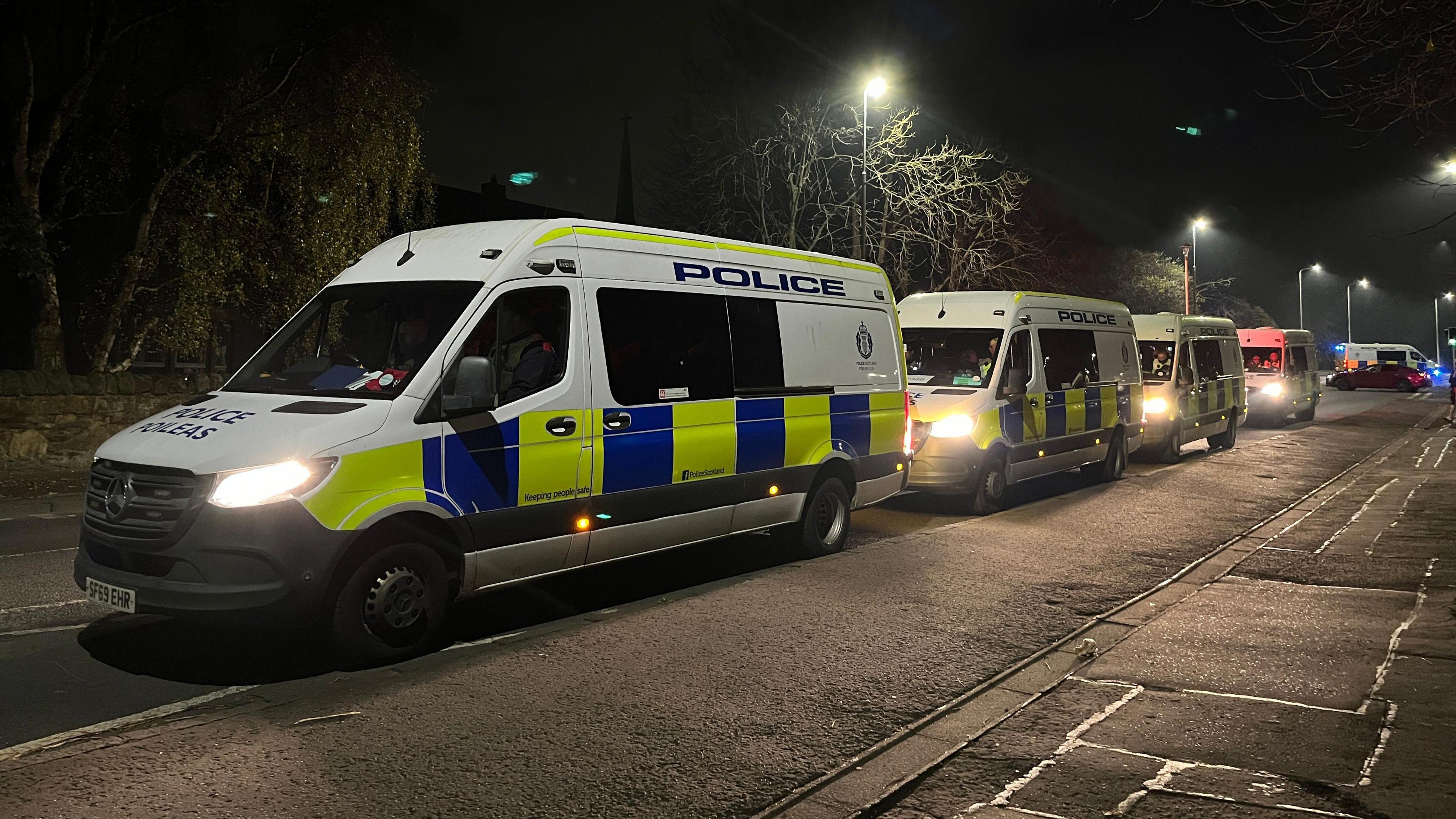 Several police vans block Niddrie Mains Road