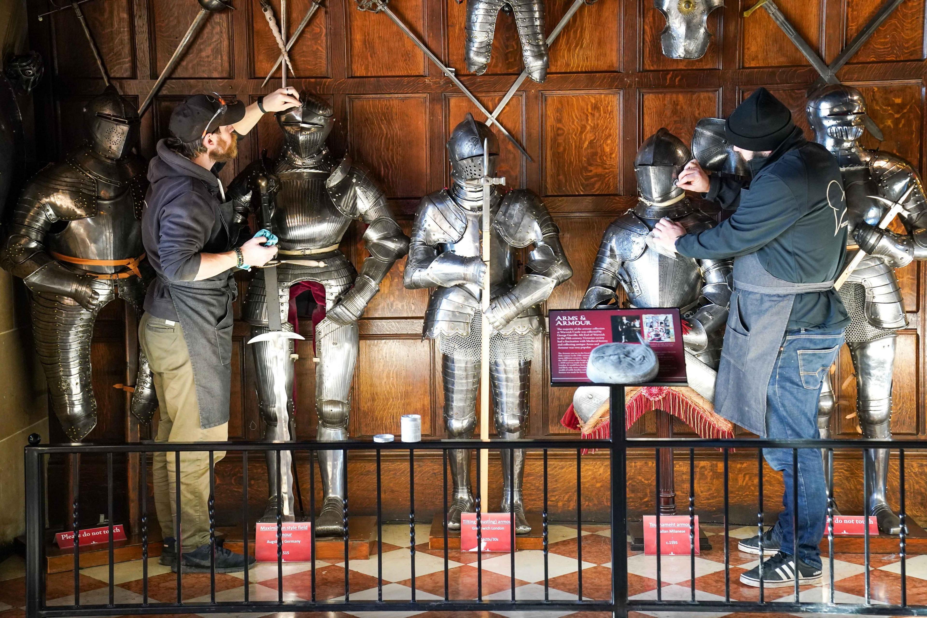 Staff polishing armour