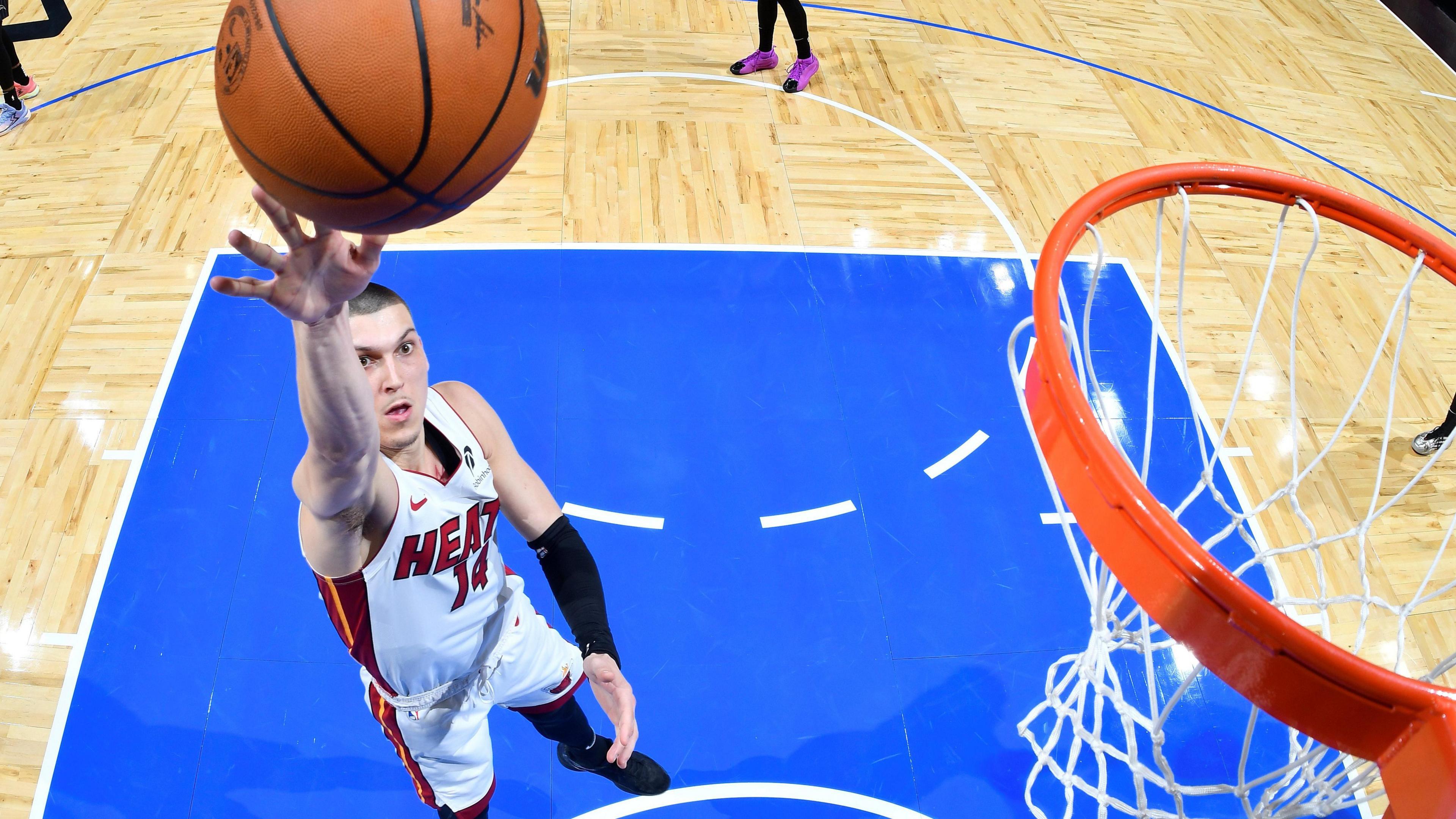 Tyler Herro scores for Miami Heat