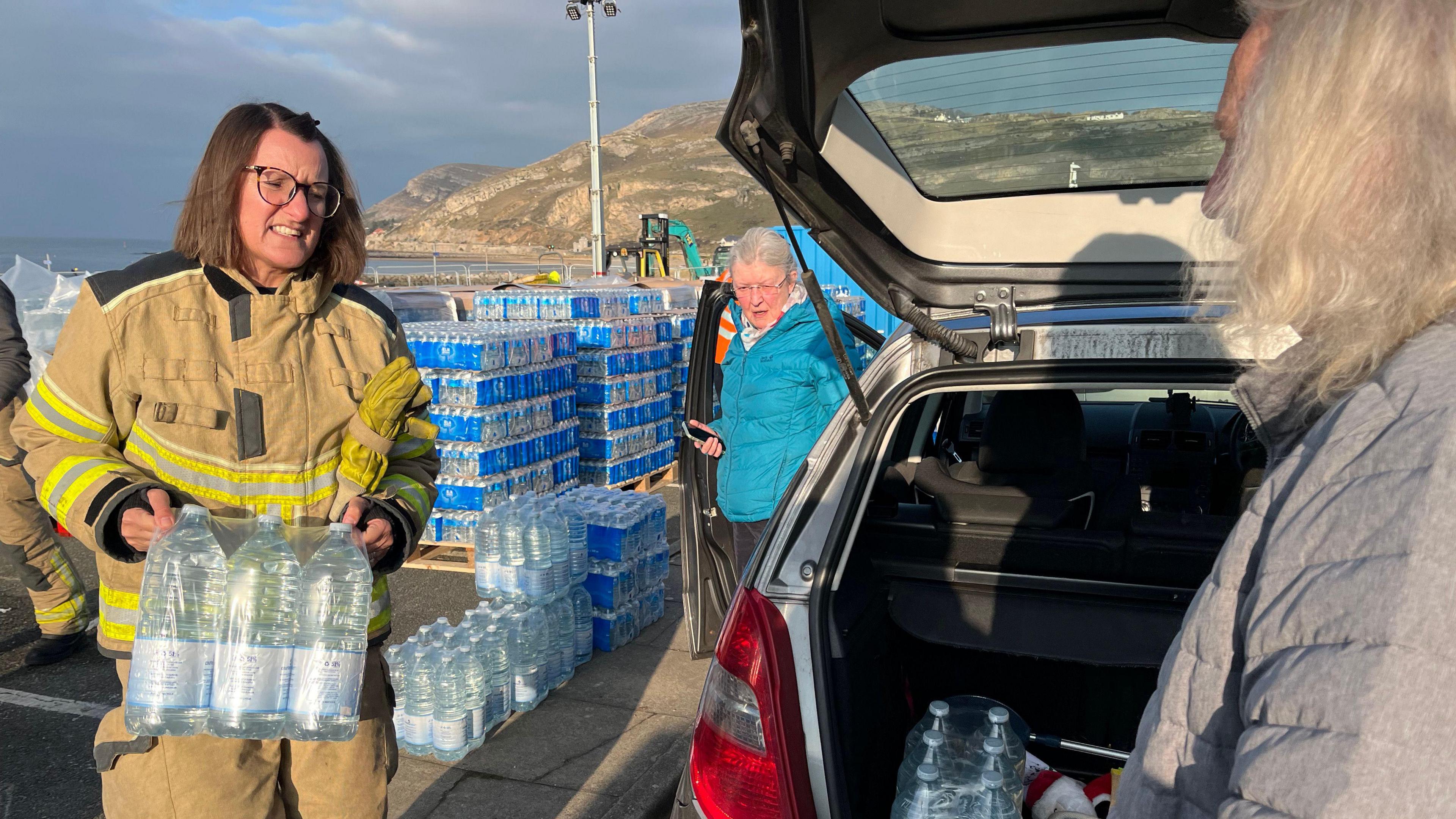 Llandudno West Shore, Water being distributed by Welsh Water then the fire service turned up to lend a hand.