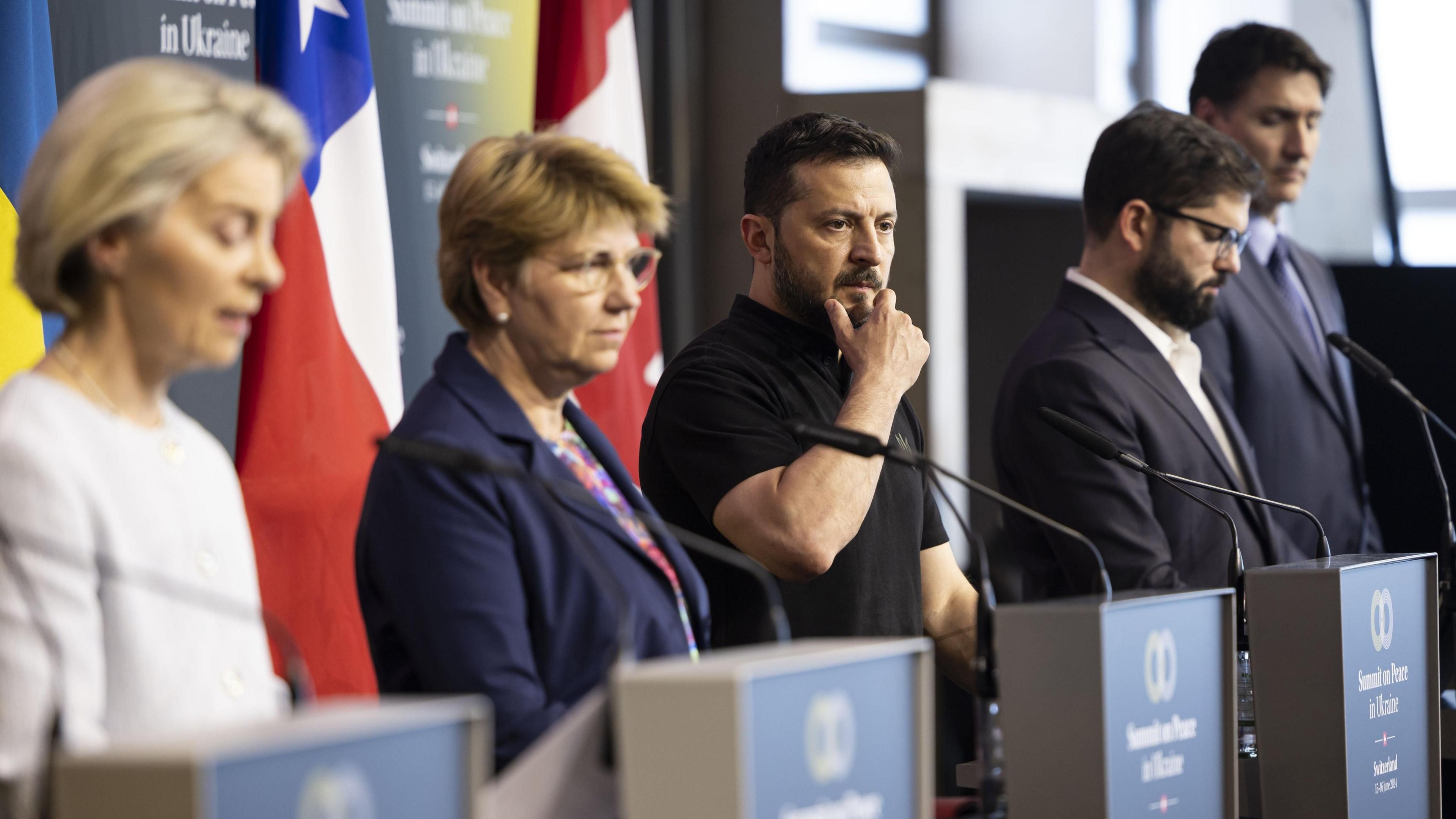 Volodymyr Zelensky (C), flanked by EU Commission President Ursula von der Leyen, Swiss President Viola Amherd, Chilean President Gabriel Boric and Canadian Prime Minister Justin Trudeau