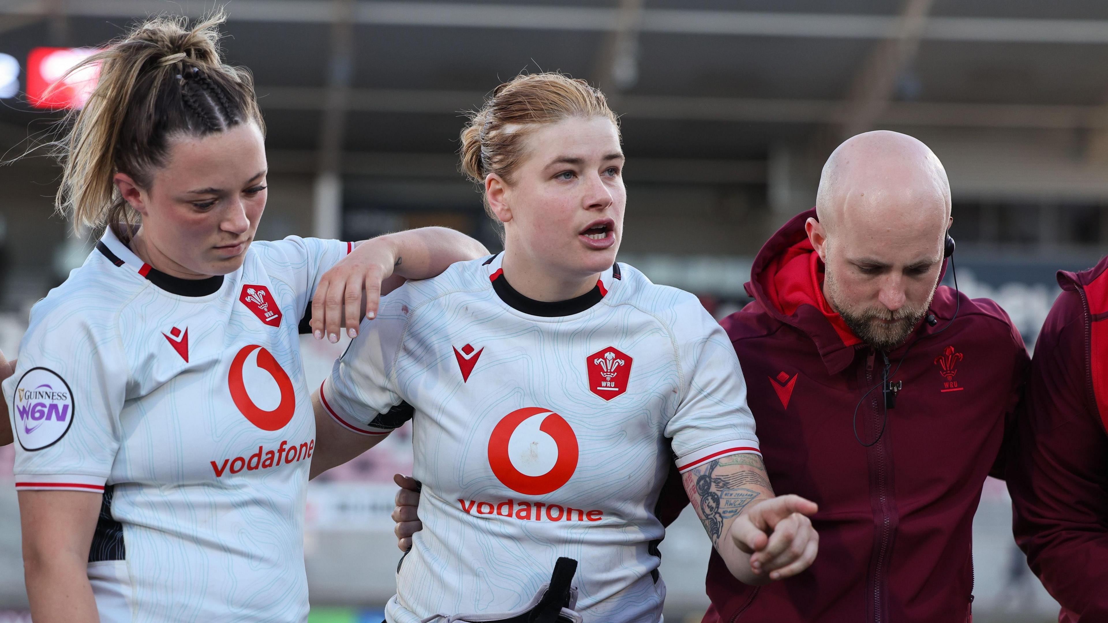Bethan Lewis gives a team talk