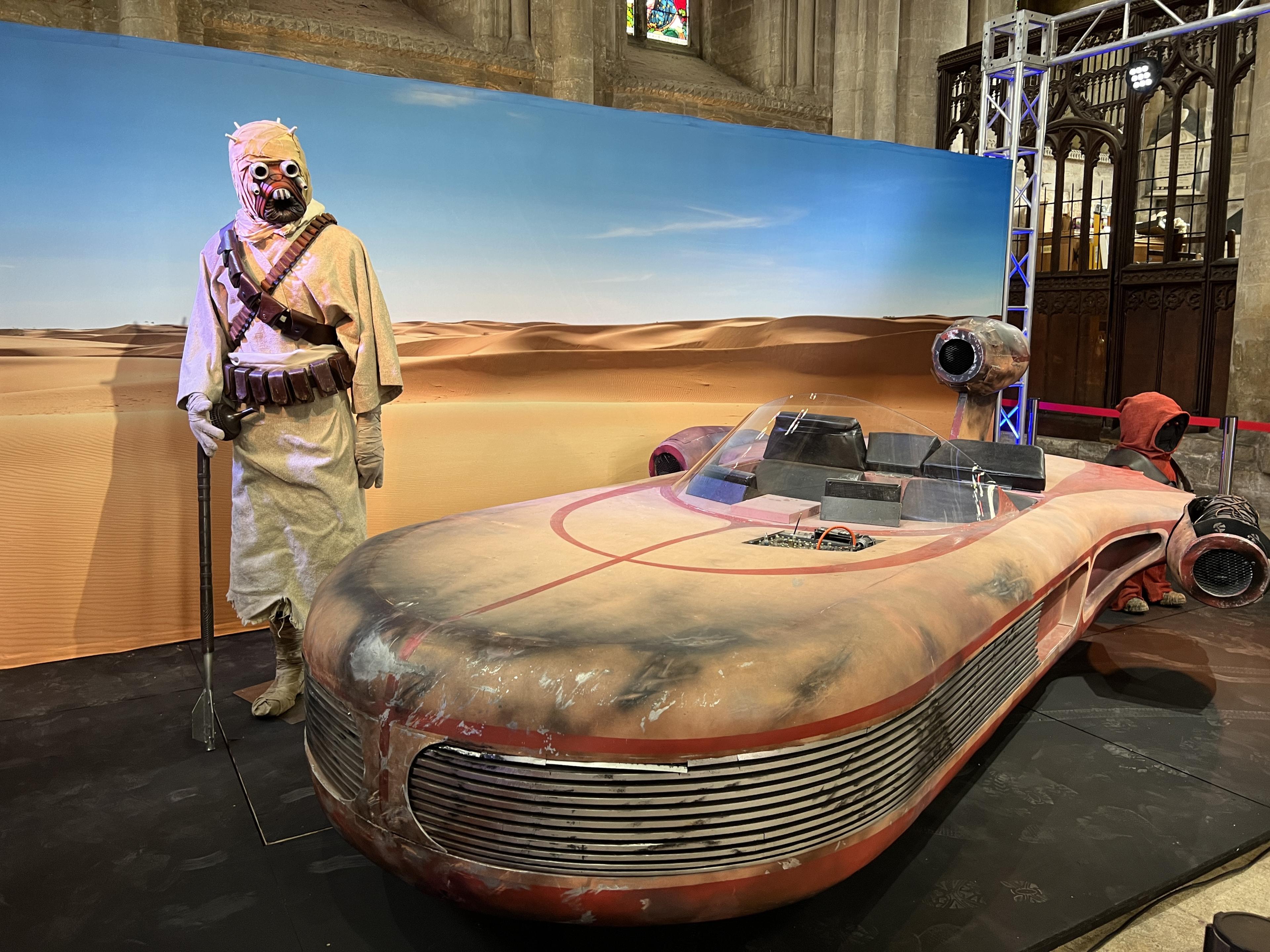 Full-size landspeeder as part of the display