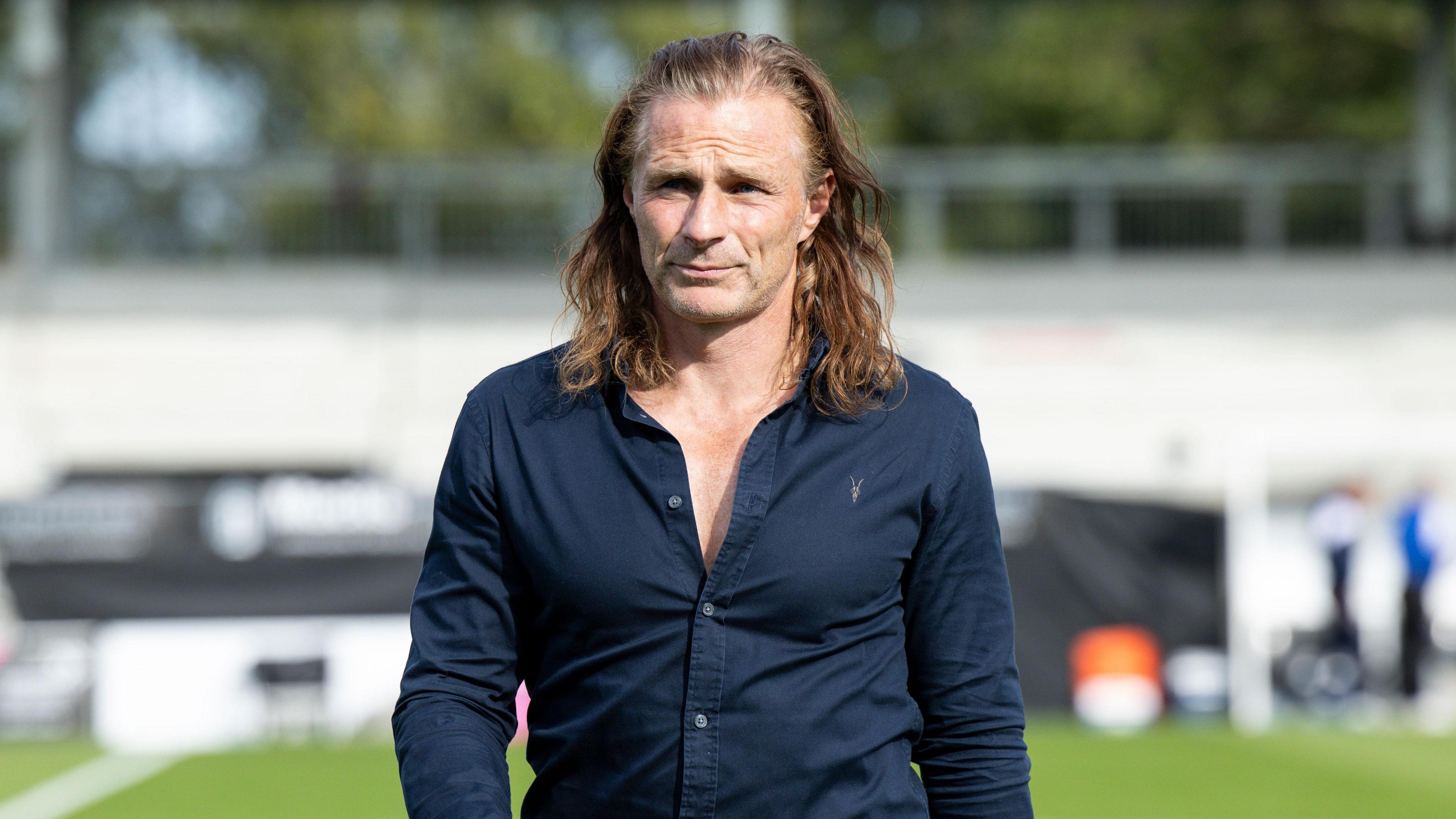 Gareth Ainsworth.