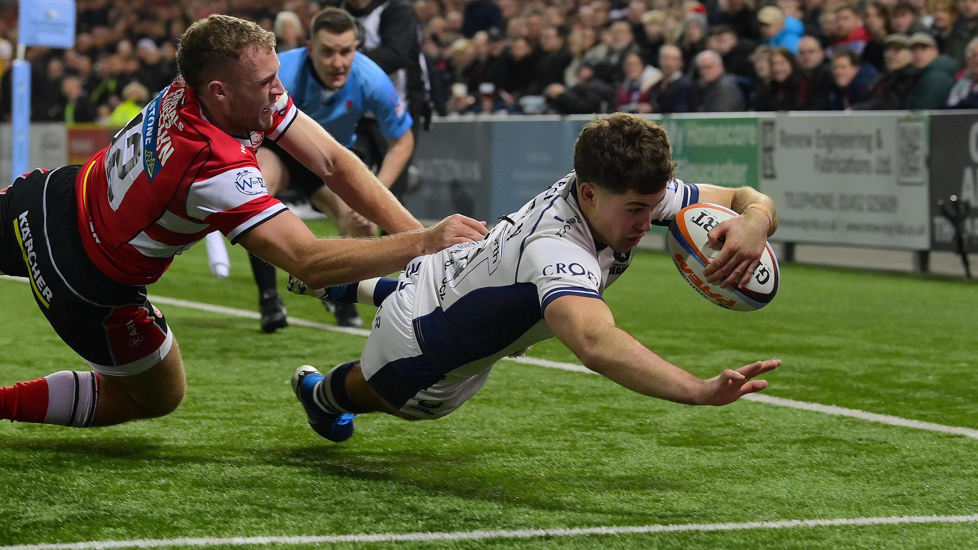 Sam Worsley diving in to score a try for Bristol