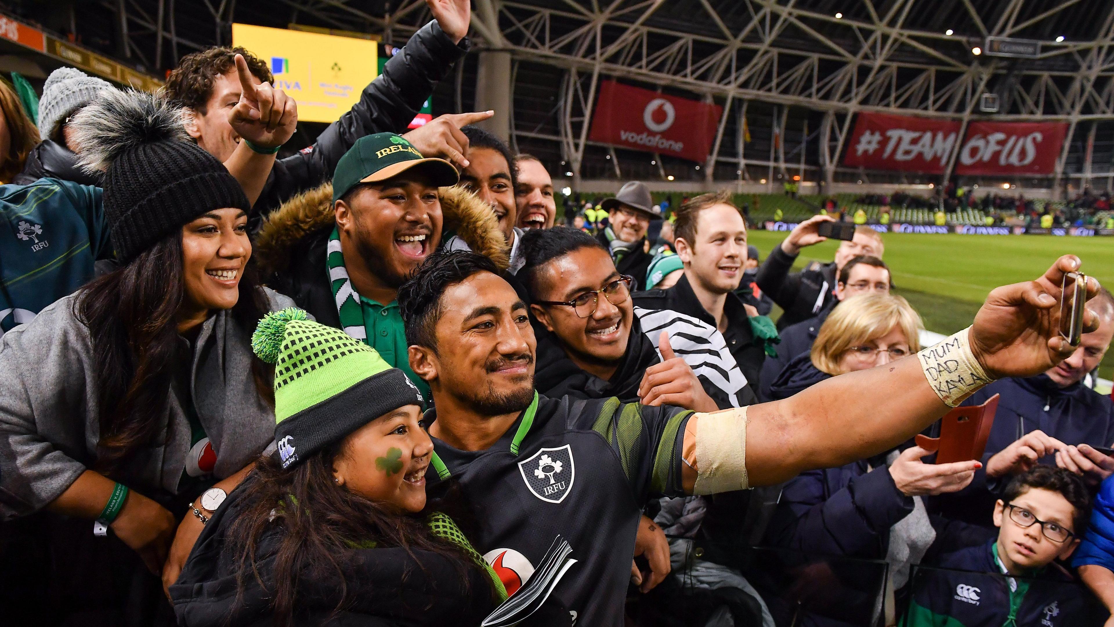 Bundee Aki 