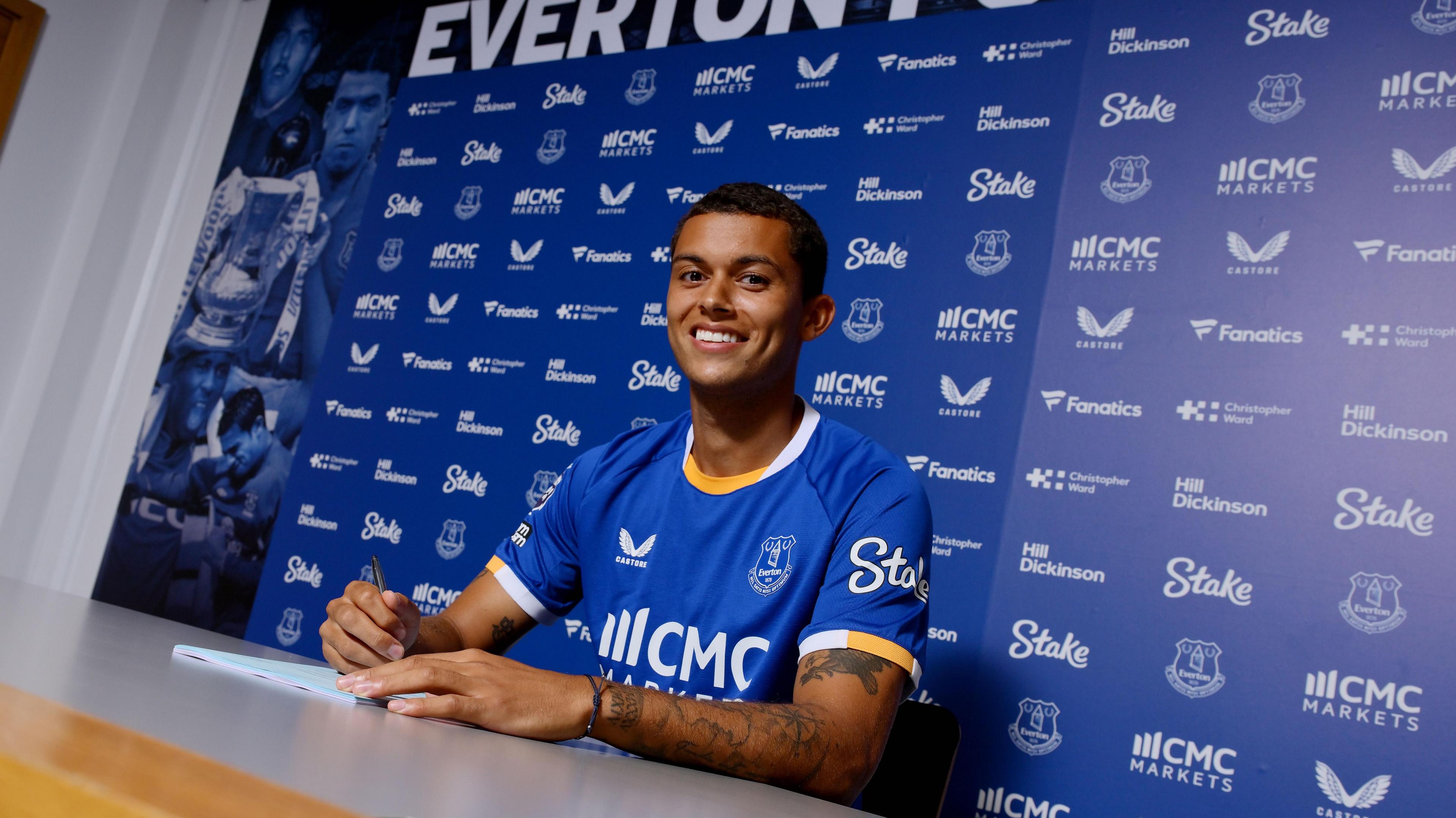 Brennan Johnson signs for Everton