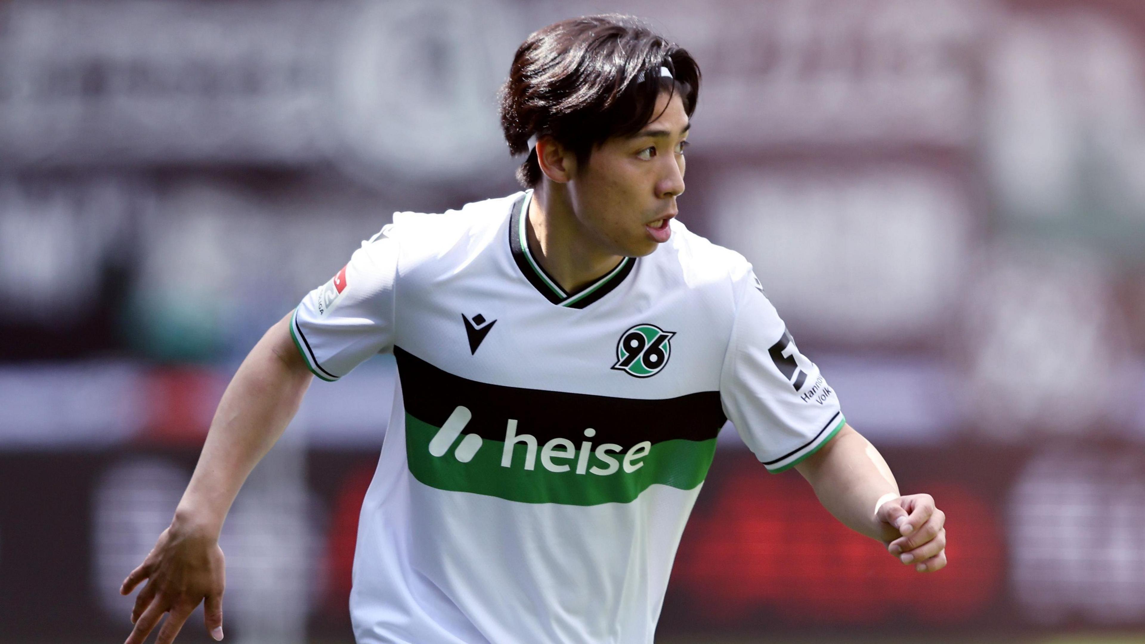Daisuke Yokota in action for Hannover