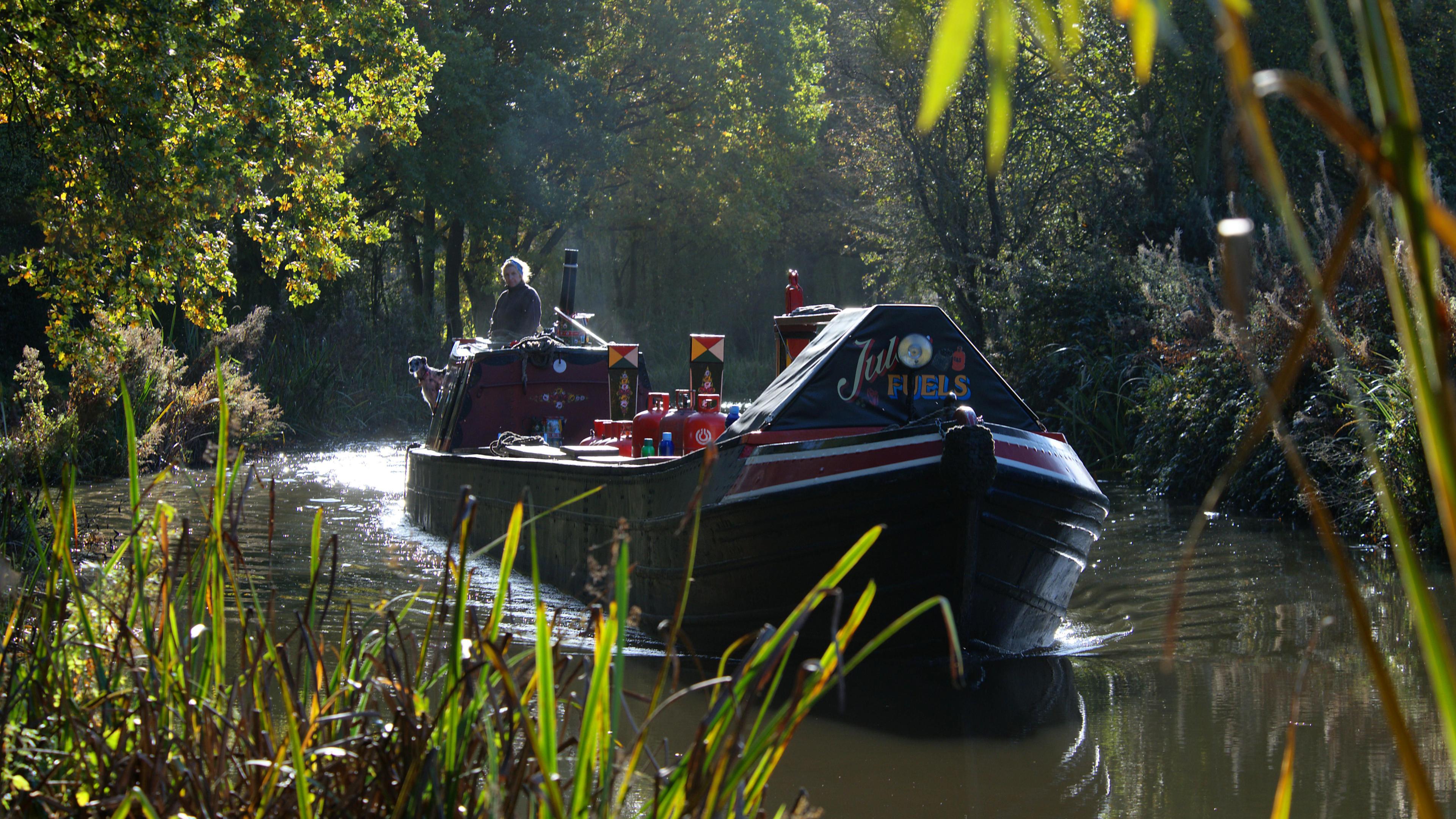 Jules Fuels' Coal boat Towcester